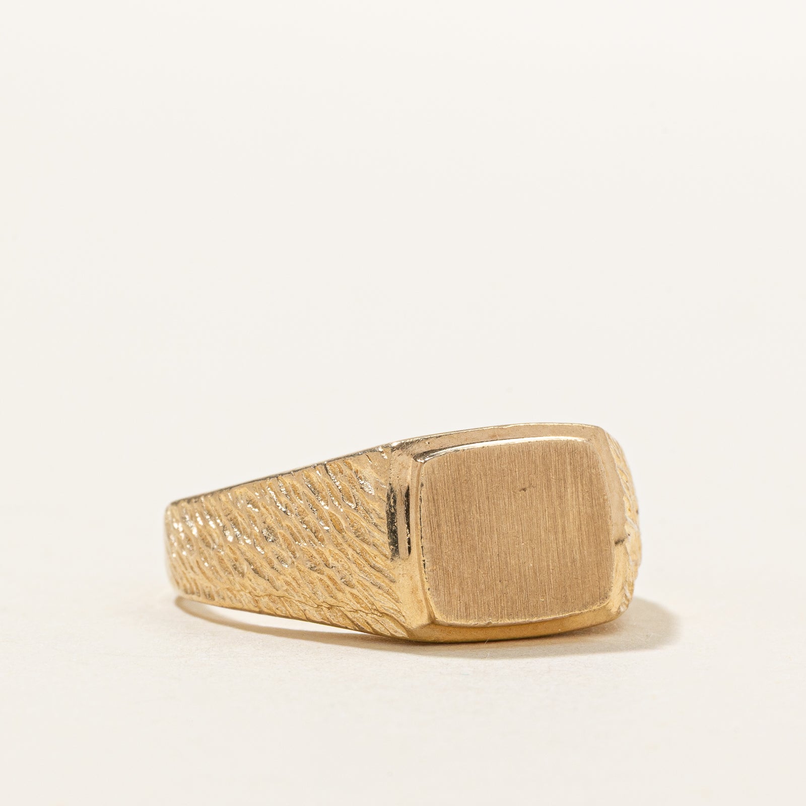 10k Yellow Gold Textured Signet Ring | SZ 10