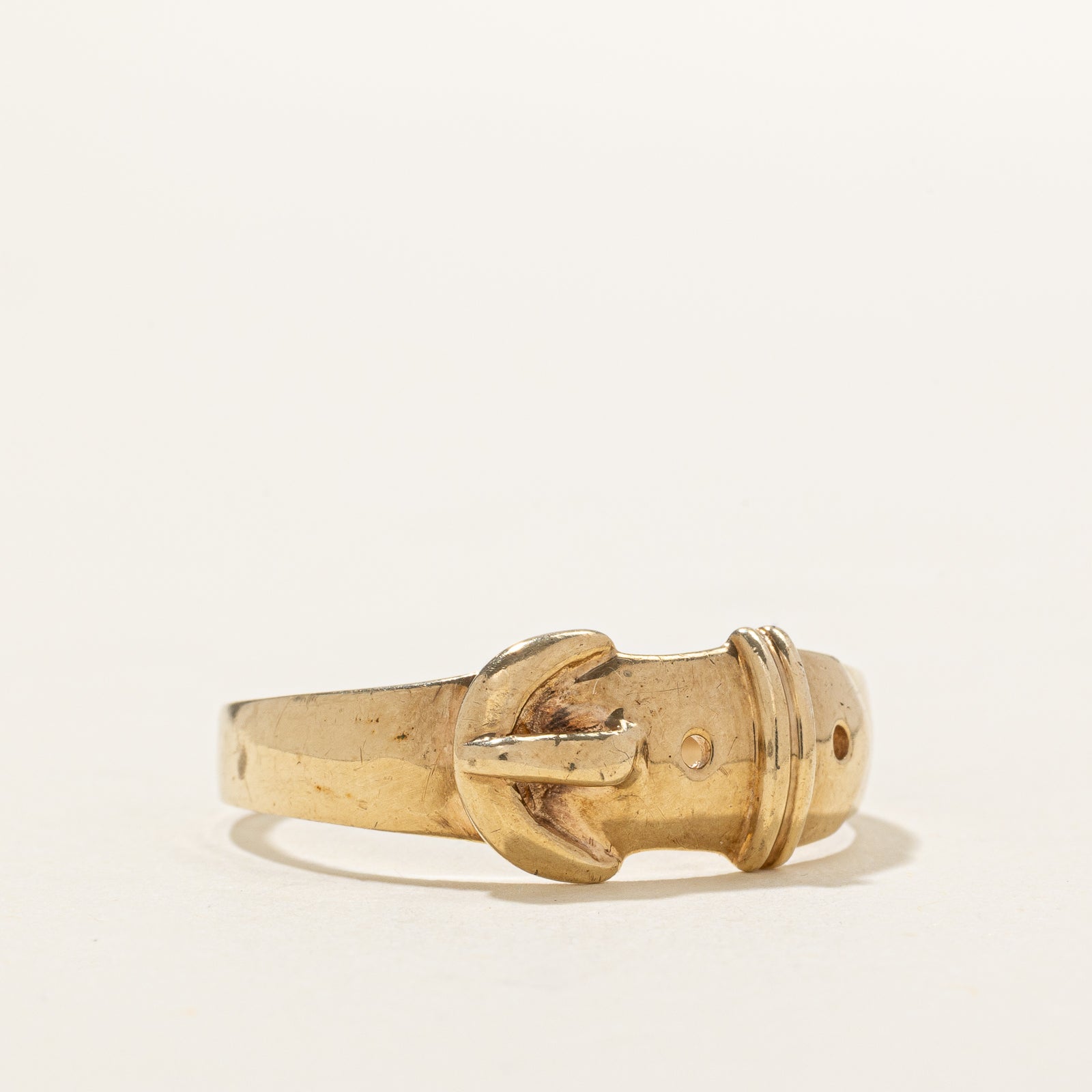 United Kingdom 9k Yellow Gold Buckle Ring | SZ 13
