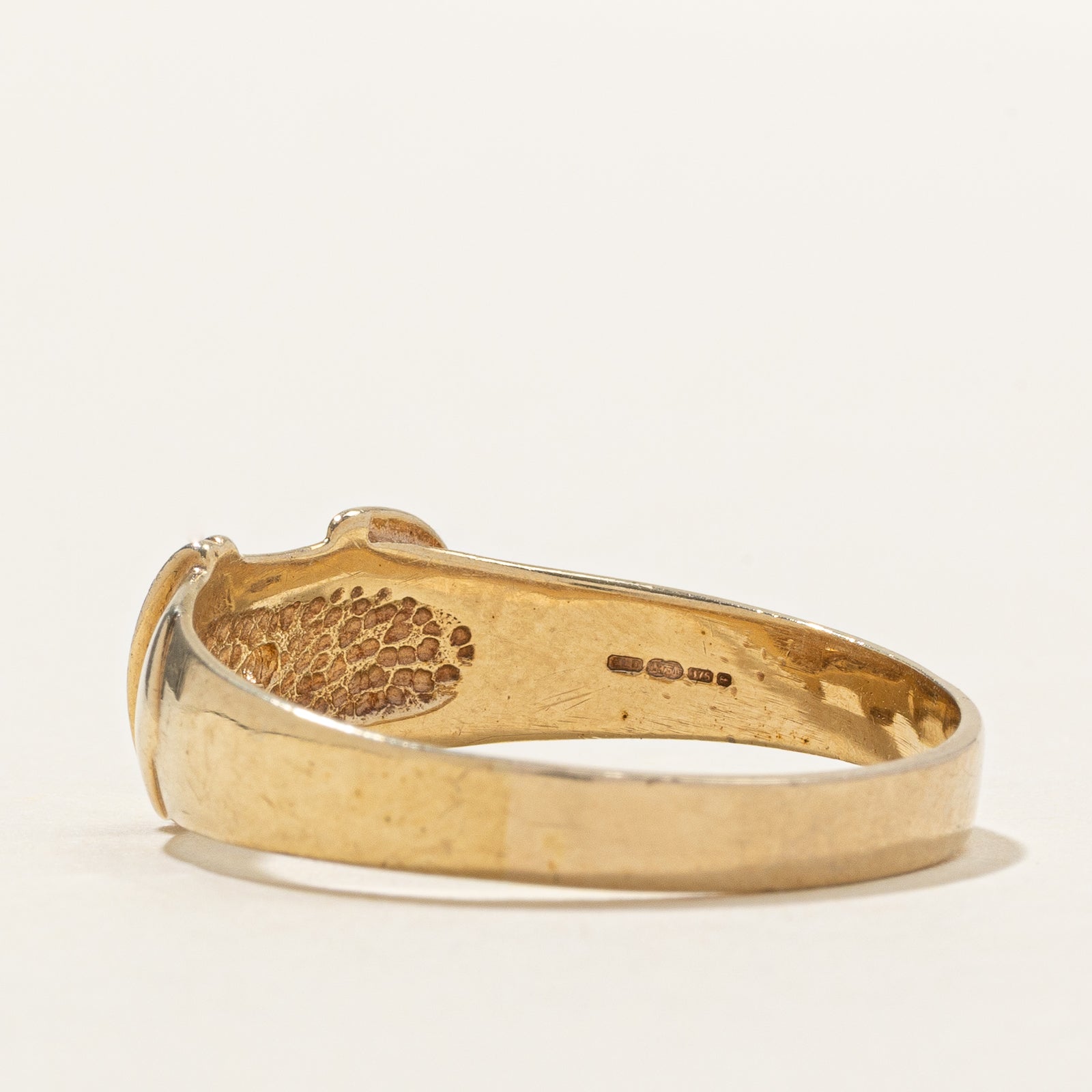 United Kingdom 9k Yellow Gold Buckle Ring | SZ 13