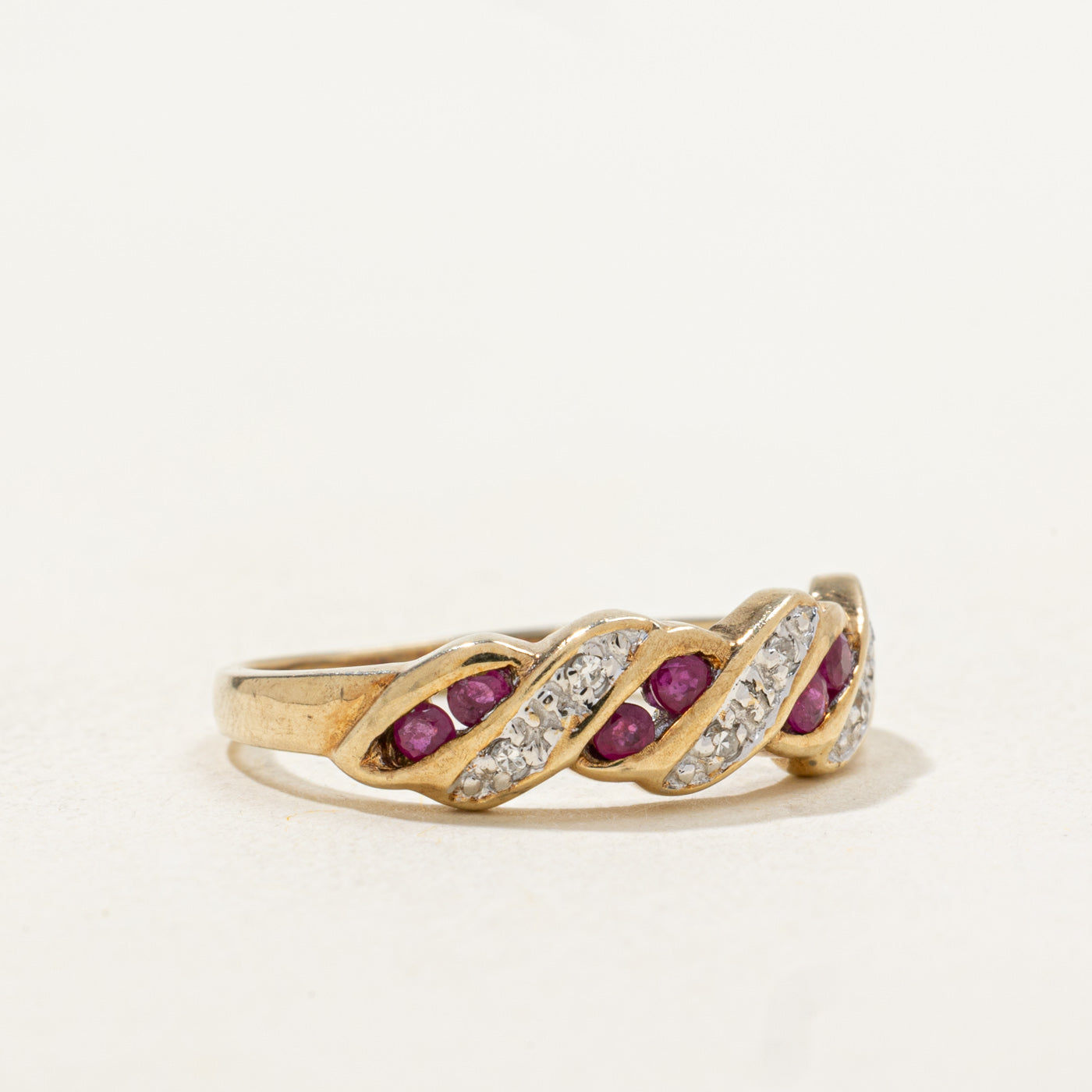 Ruby & Diamond Twisted Band | 0.40ctw, 0.03ctw | SZ 6.0 |