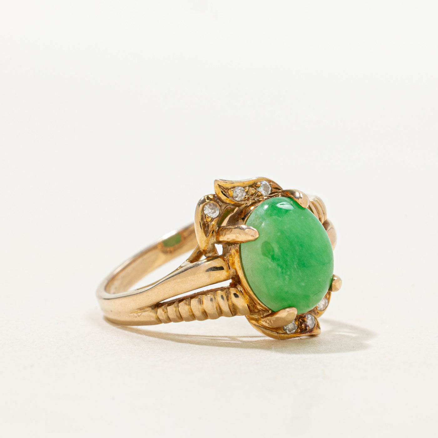 Jadeite & Diamond Grooved Cocktail Ring | 3.06ct, 0.01ctw | SZ 5.5 |