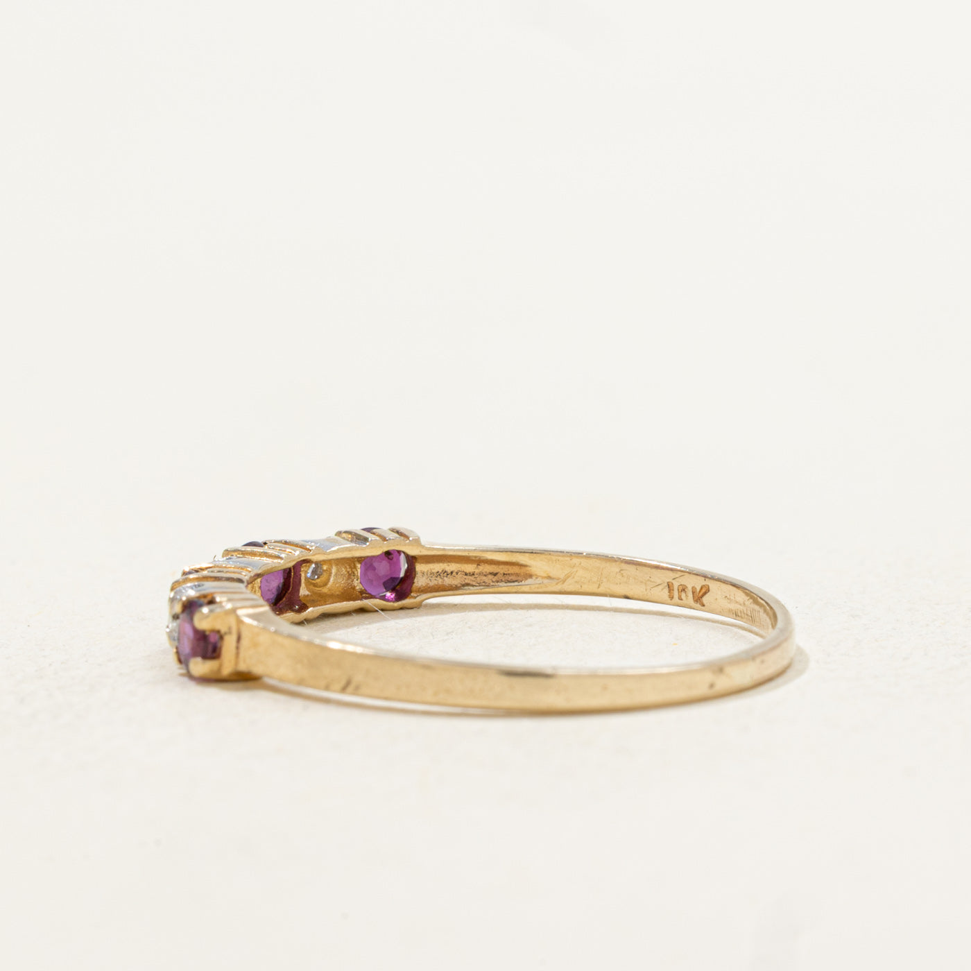 Bague quatre pierres rubis et diamants | 0,36 ct, 0,01 ct | Taille 8,0 |