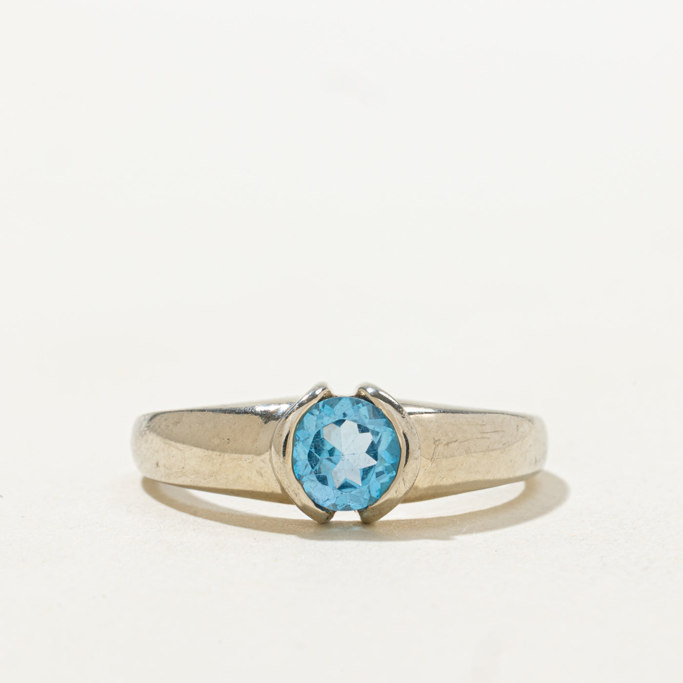 Bague en topaze bleue semi-closée canadienne | 0,75 ct | Taille 10 |