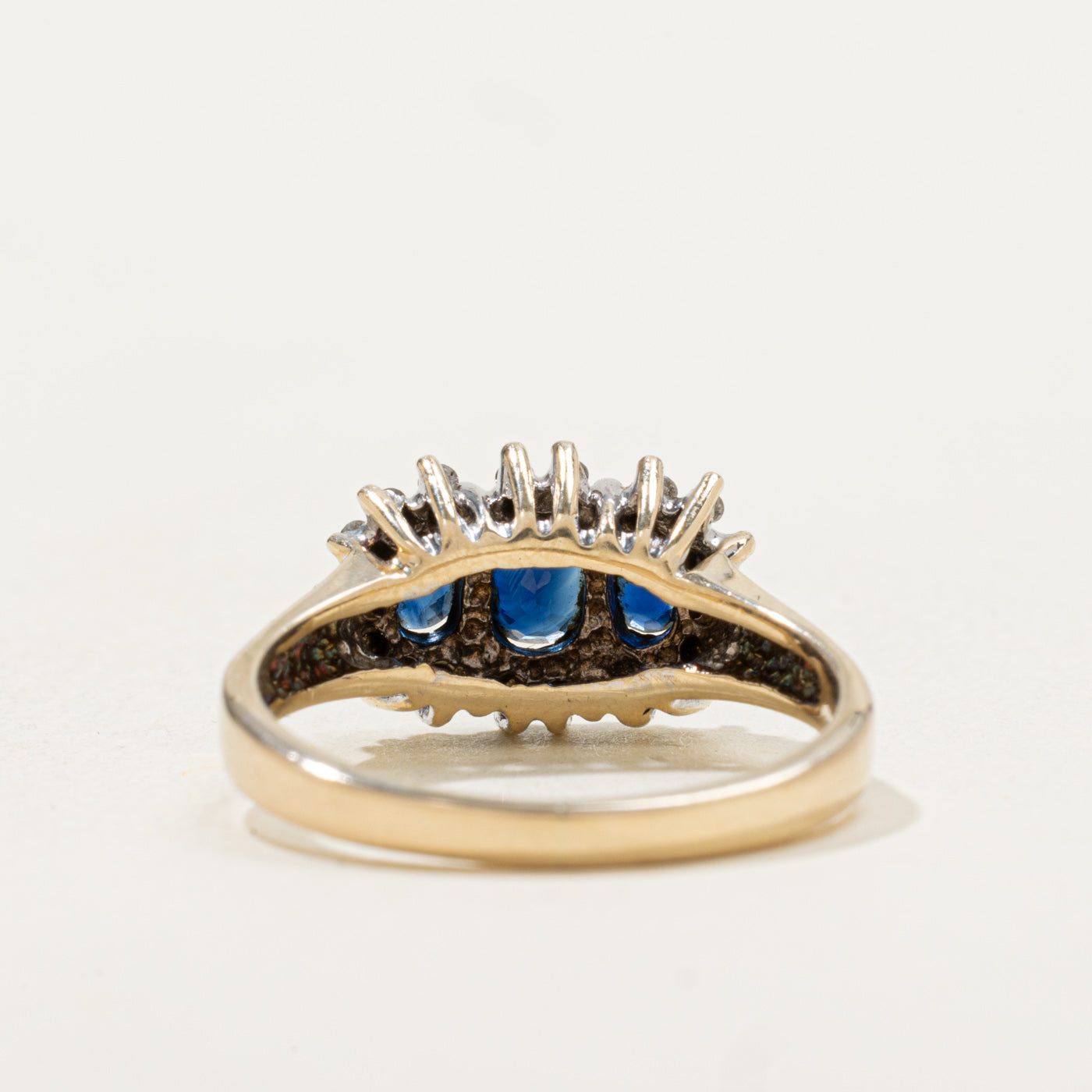 Bague halo pétale en saphir et diamant à trois pierres | 0,62 ct, 0,09 ct | Taille 6,5 |