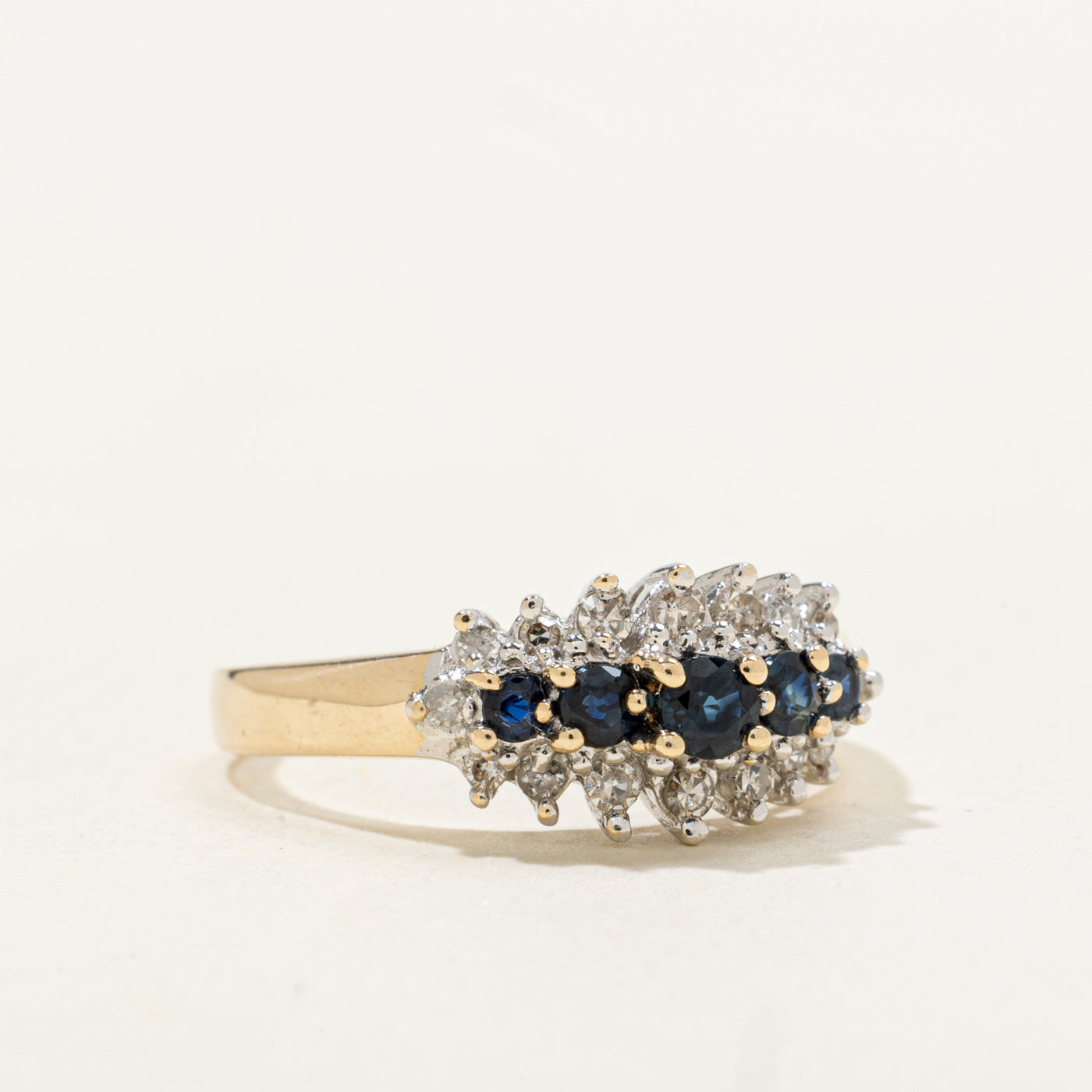 Bague cocktail en saphir et diamants en forme de pétale | 0,49 ct, 0,17 ct | Taille 7,25 |