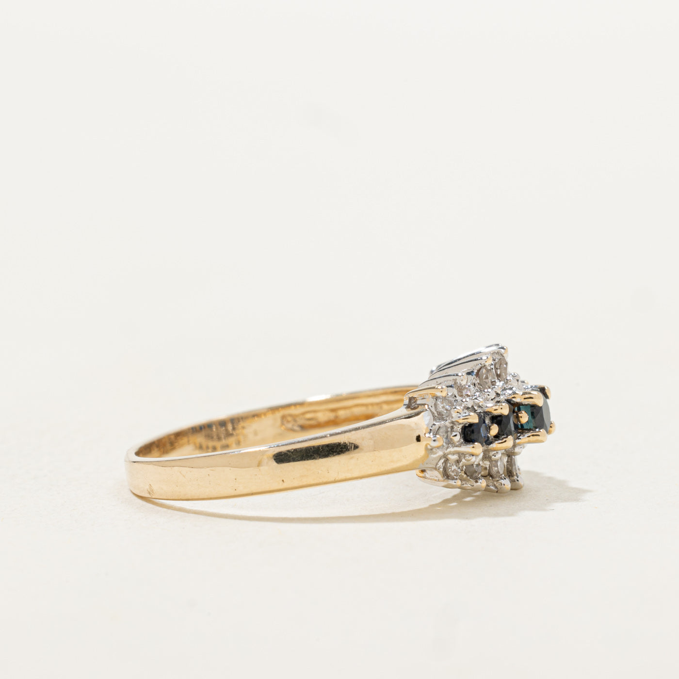 Bague cocktail en saphir et diamants en forme de pétale | 0,49 ct, 0,17 ct | Taille 7,25 |