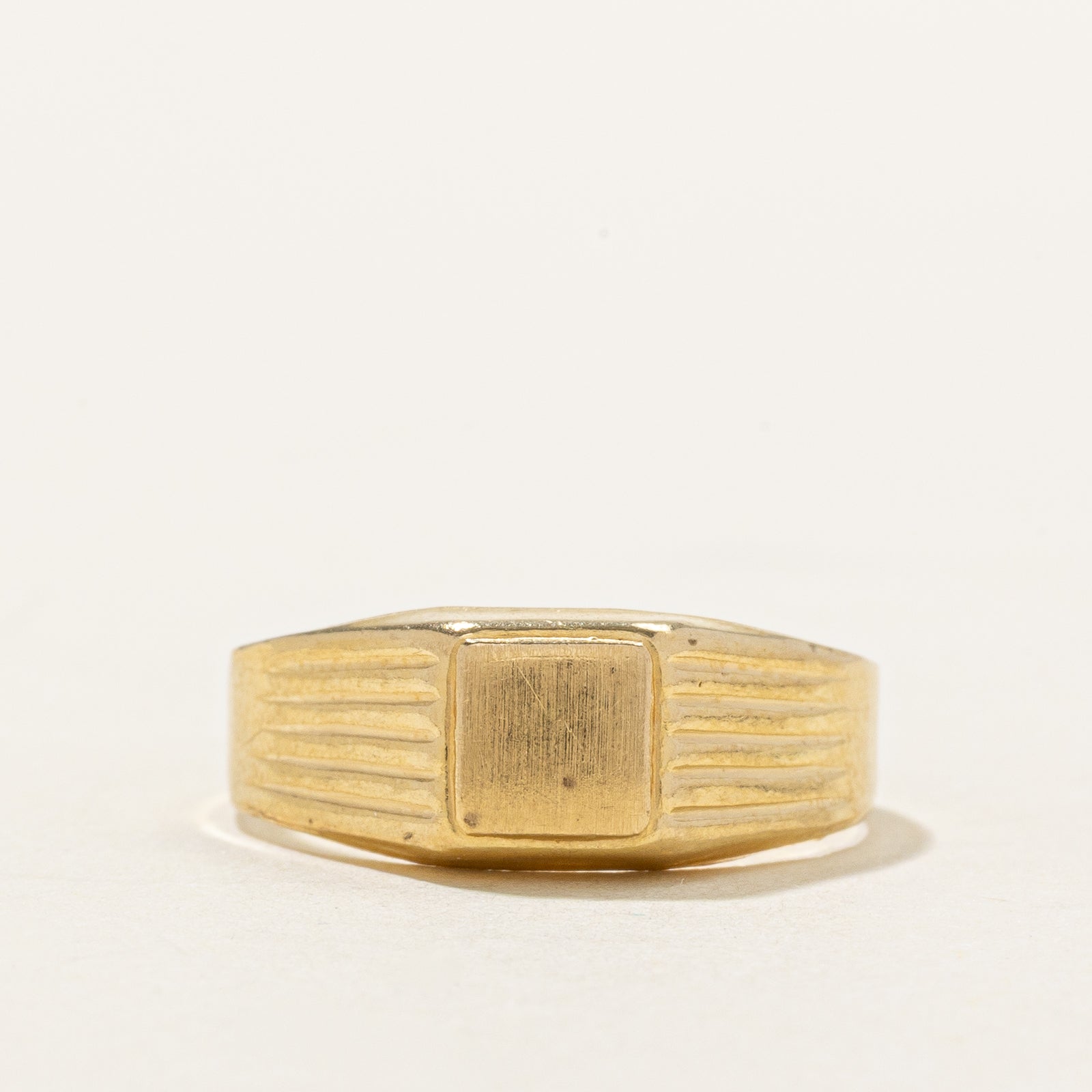 Italian 18k Yellow Gold Grooved Signet Ring | SZ 6.75