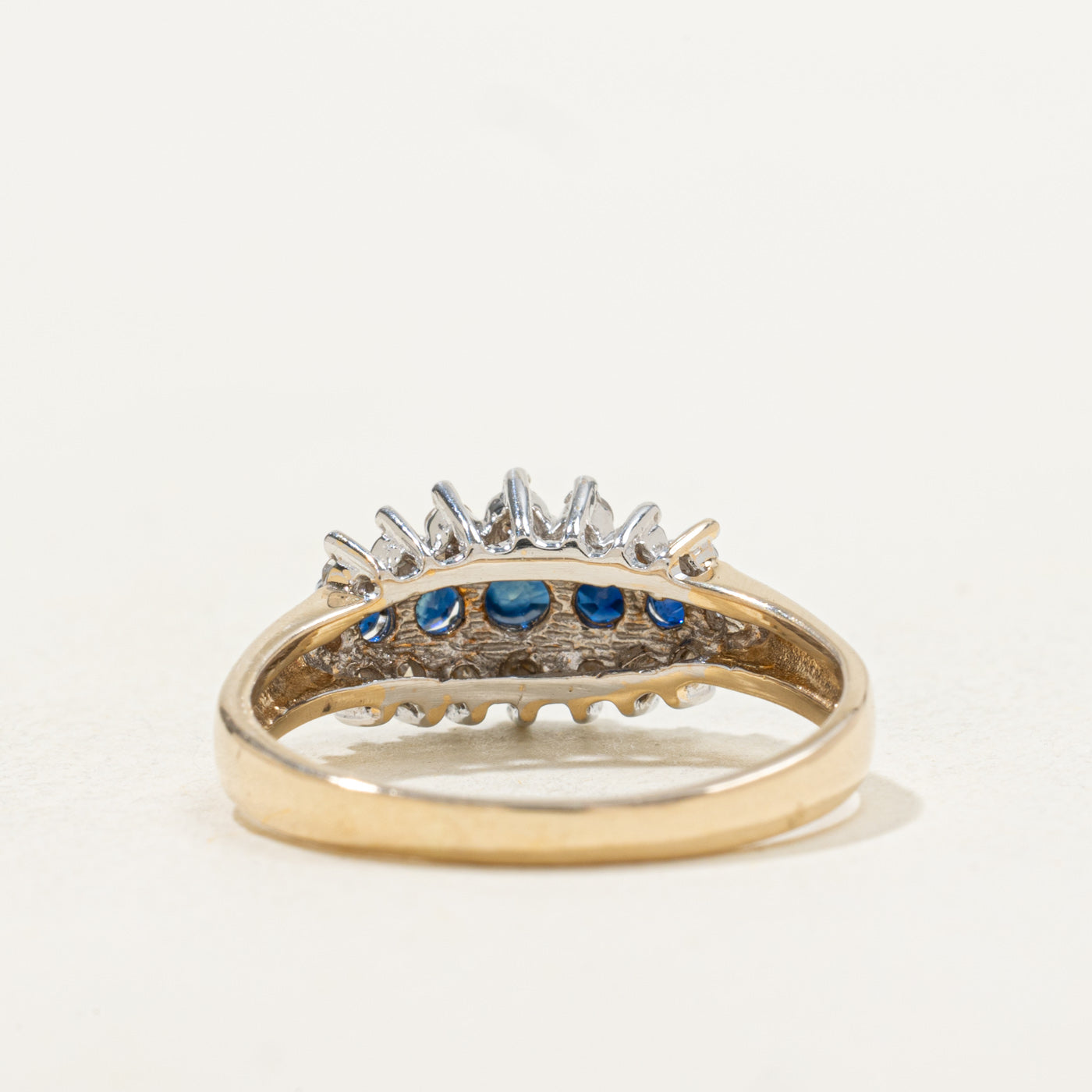 Bague cocktail en saphir et diamants en forme de pétale | 0,49 ct, 0,17 ct | Taille 7,25 |