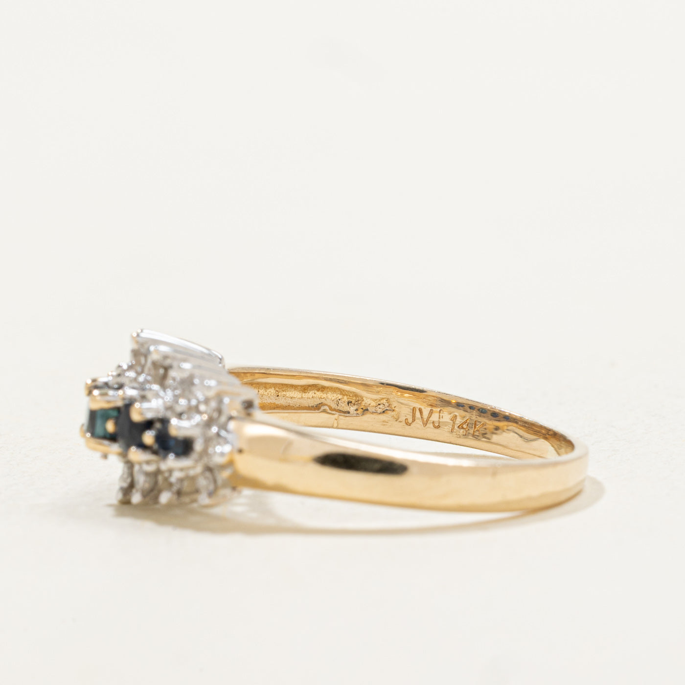 Bague cocktail en saphir et diamants en forme de pétale | 0,49 ct, 0,17 ct | Taille 7,25 |