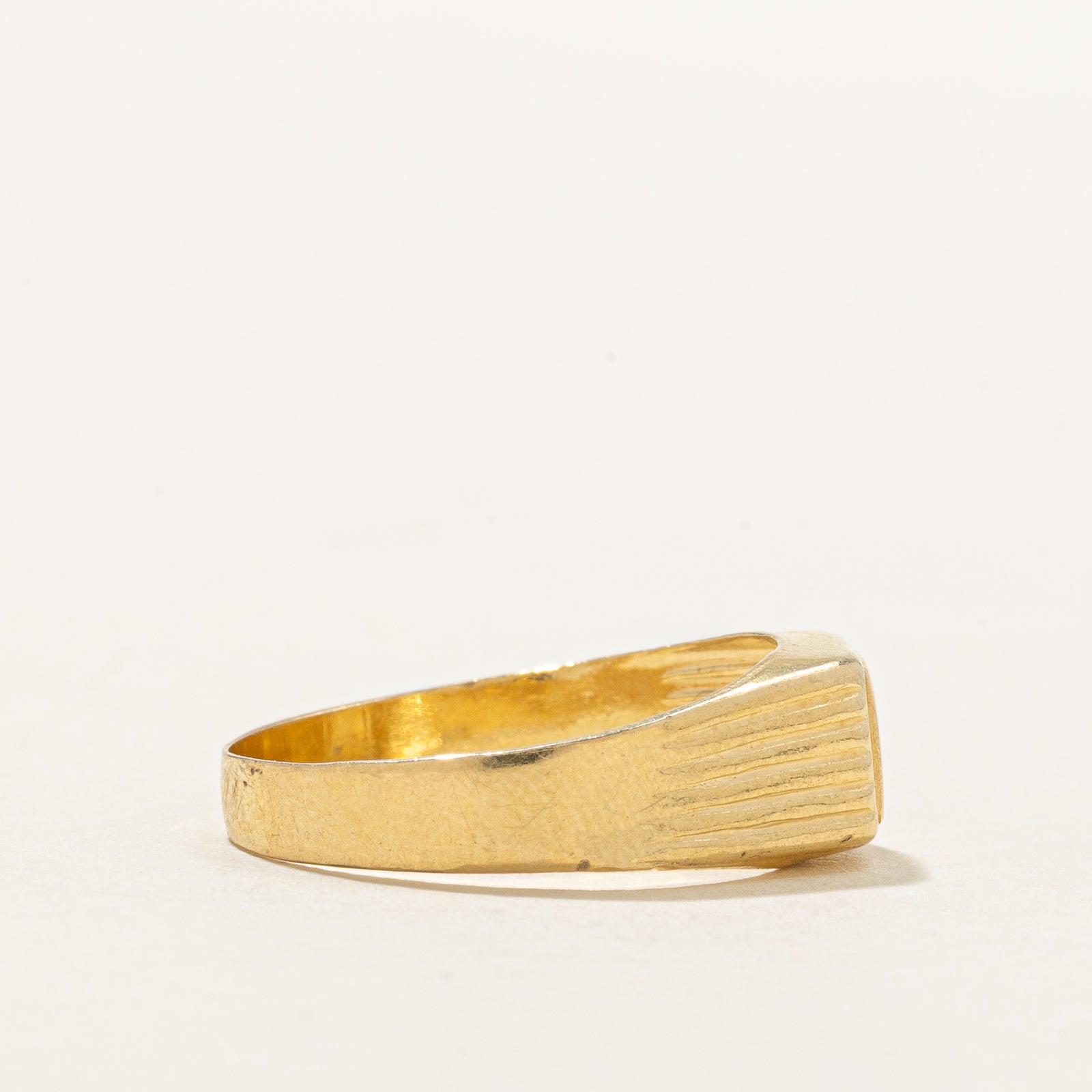 Italian 18k Yellow Gold Grooved Signet Ring | SZ 6.75