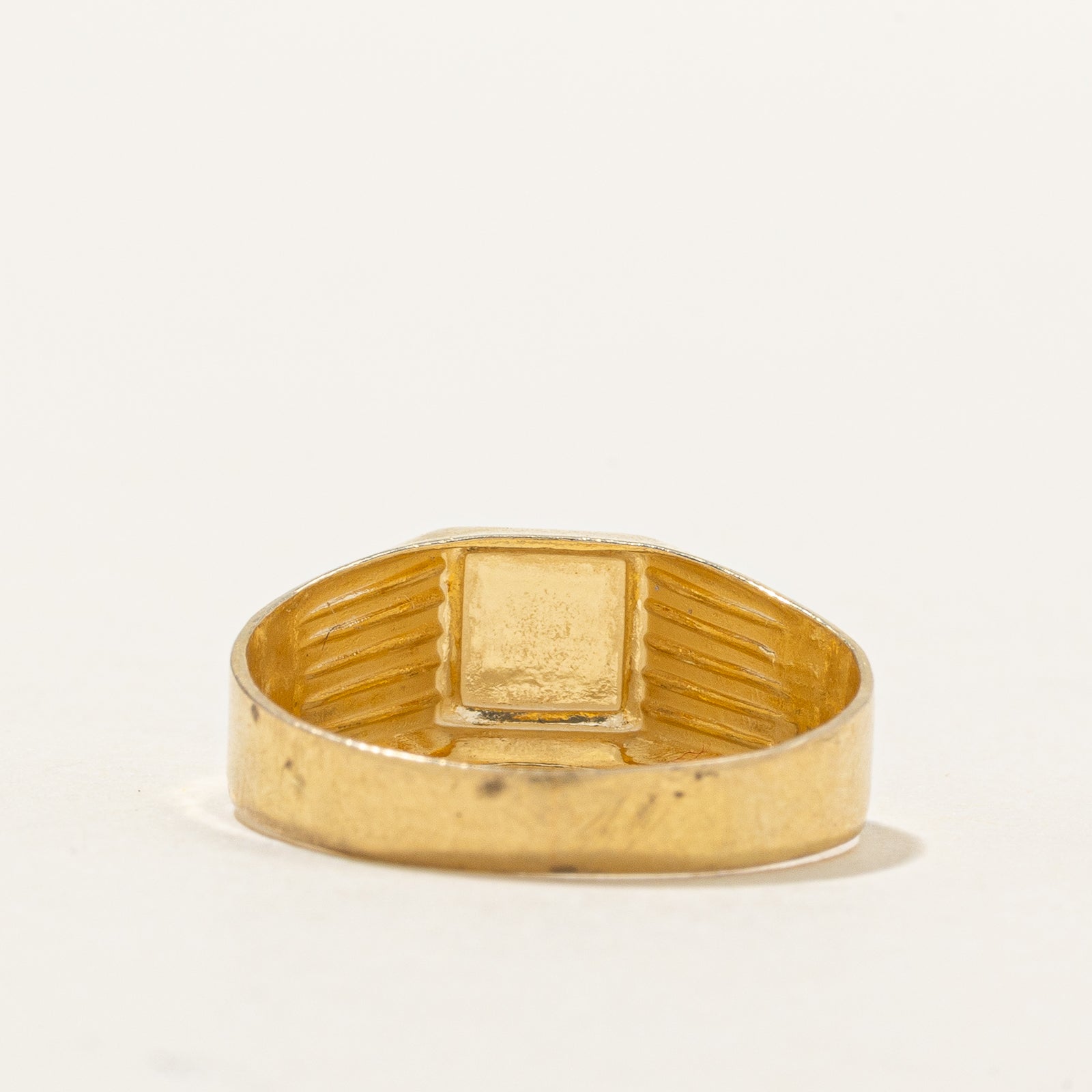 Italian 18k Yellow Gold Grooved Signet Ring | SZ 6.75
