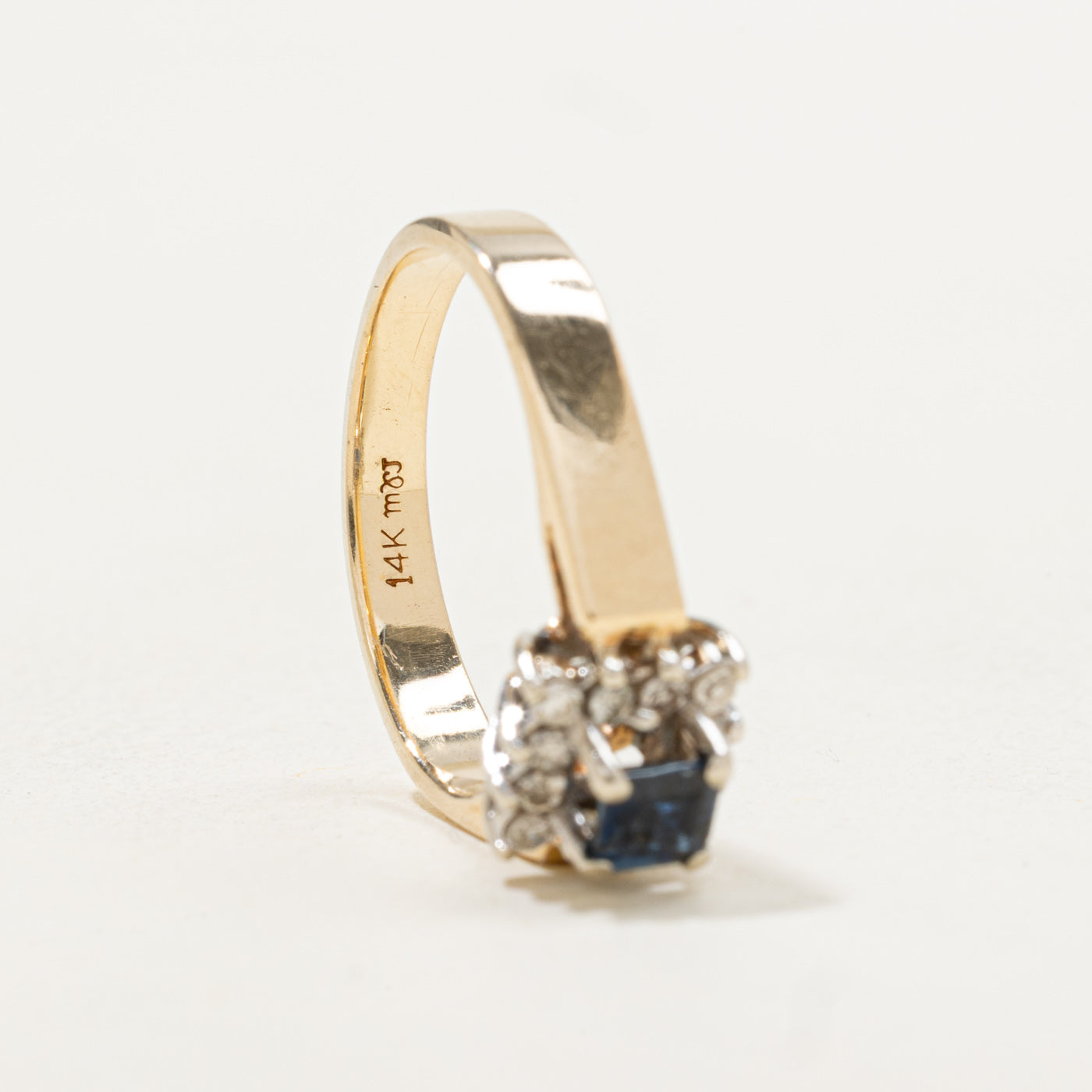 Bague halo pétales saphir et diamants | 0,30 ct, 0,12 ct au total | Taille 6,0 |