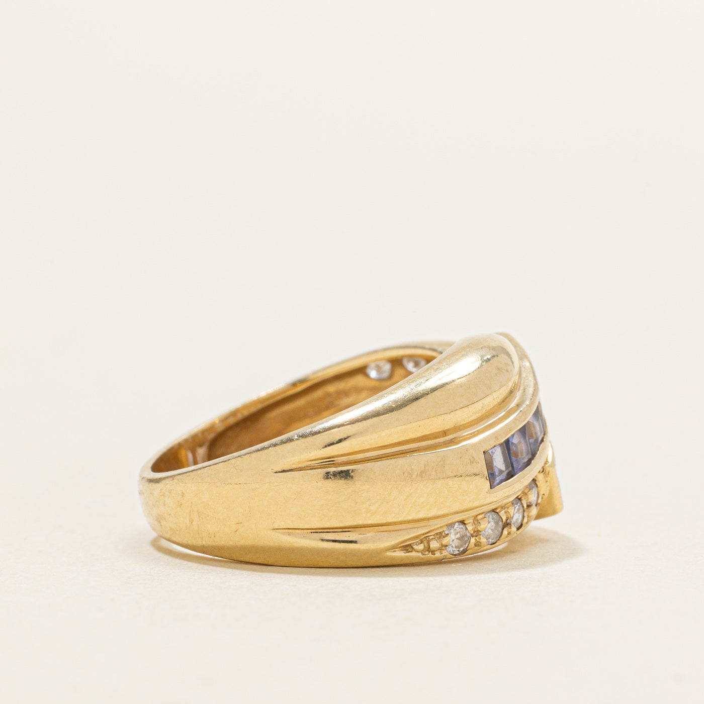 Bague sertie de tanzanite et de diamants (0,30 ct, 0,07 ct) | Taille 5,25