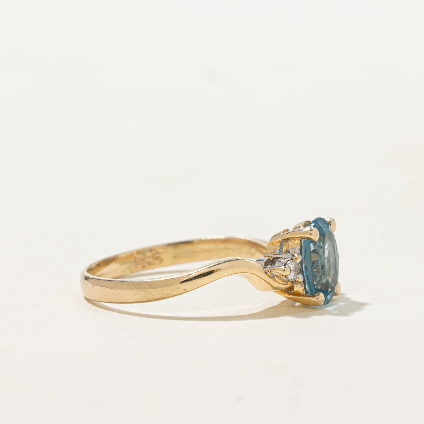 Oval Cut Topaz & Diamond Ring | 0.91ct, 0.03ctw | SZ 6.0 |