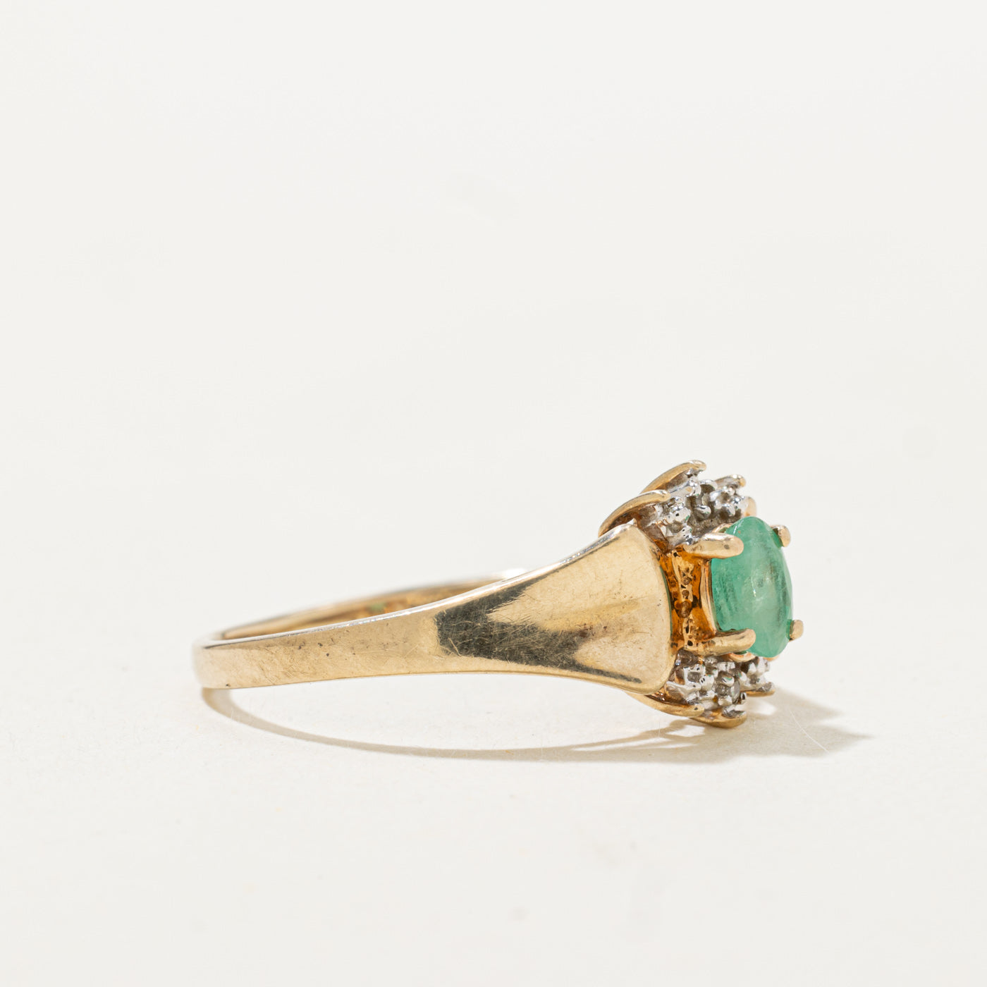 Emerald & Diamond Petal Tapered Ring | 0.27ct, 0.01ctw | SZ 7.25 |