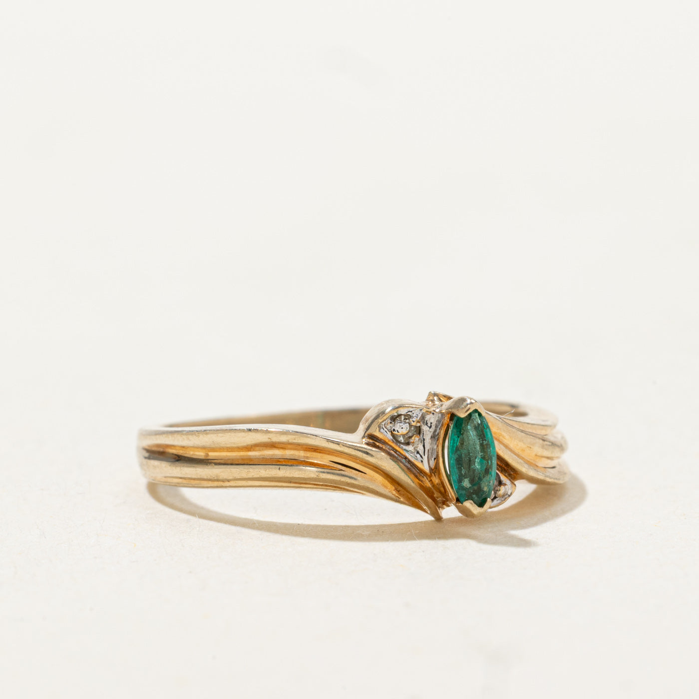 Marquise Cut Emerald & Diamond Grooved Ring | 0.09ct, 0.01ctw | SZ 5.5 |