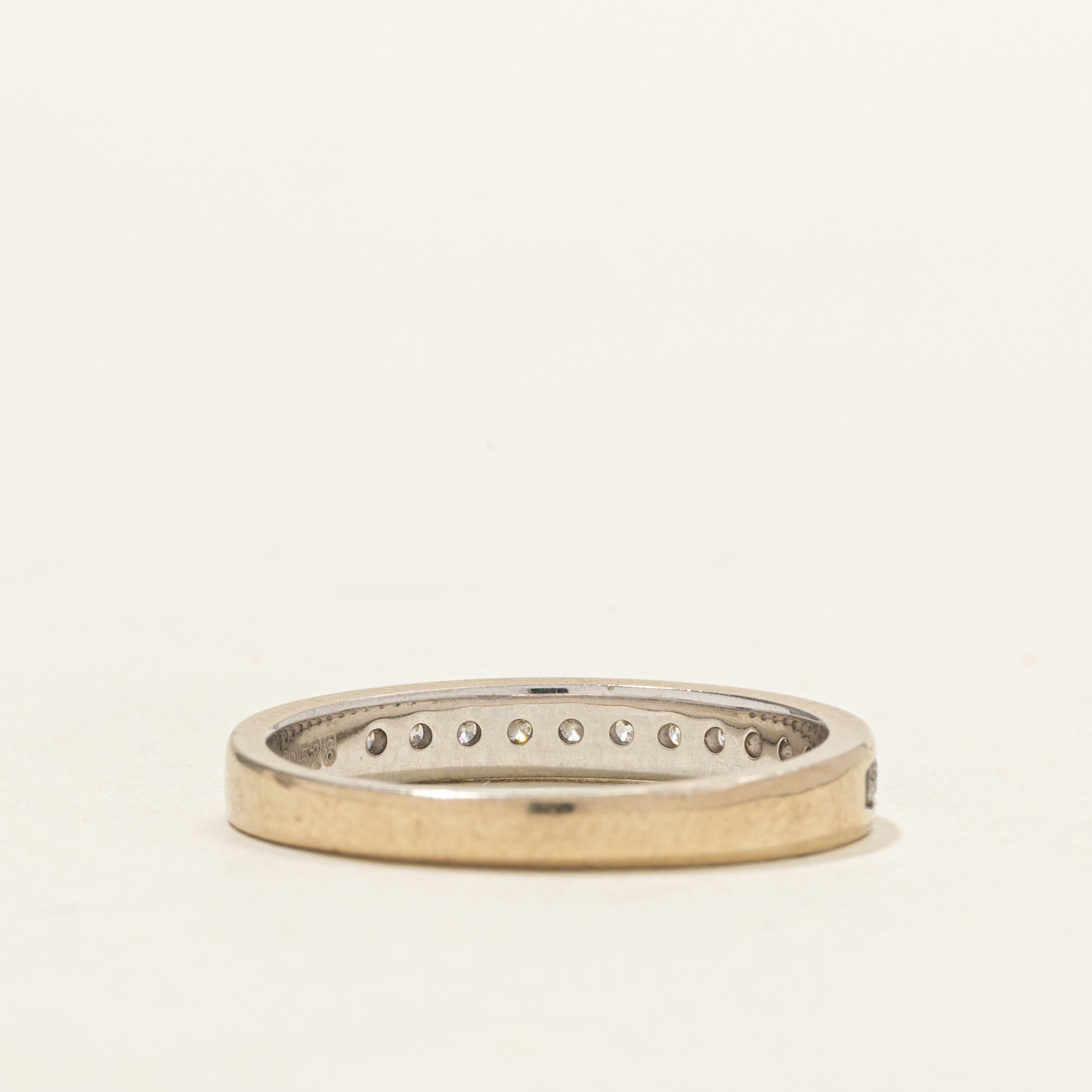 Alliance semi-éternité en or blanc 18 carats sertie de diamants | 0,10 ct au total | Taille 7,0