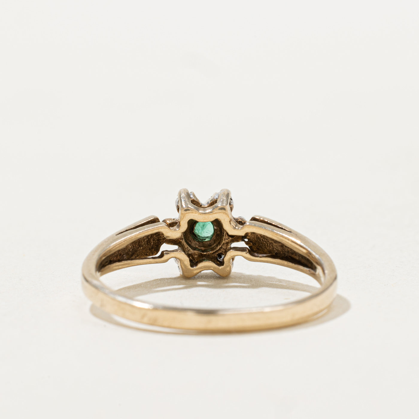 Emerald & Diamond Petal Ring | 0.04ct, 0.03ctw | SZ 7.0 |