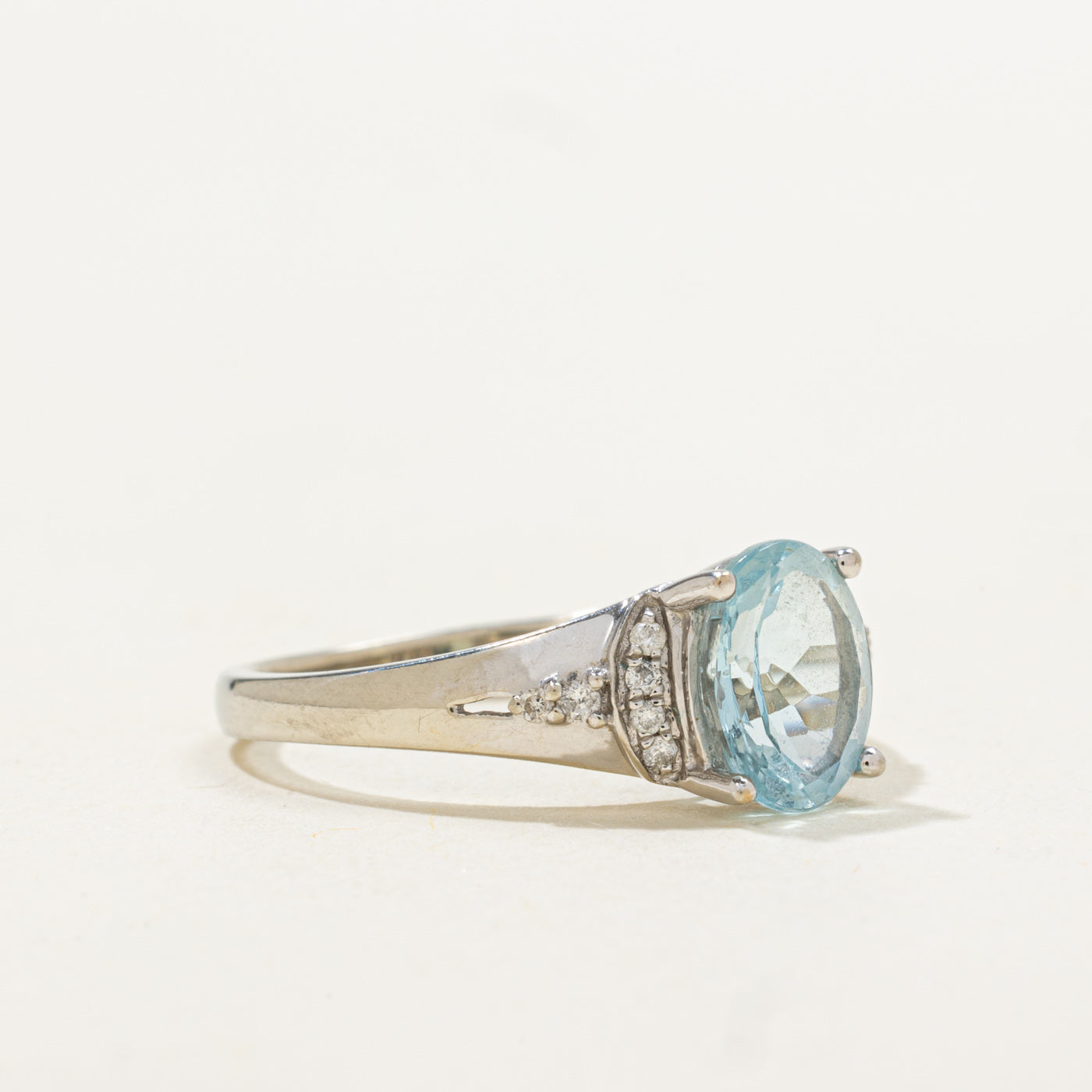 Oval Cut Aquamarine & Diamond Accented Tapered Ring | 1.41ct, 0.06ctw | SZ 8.0 |