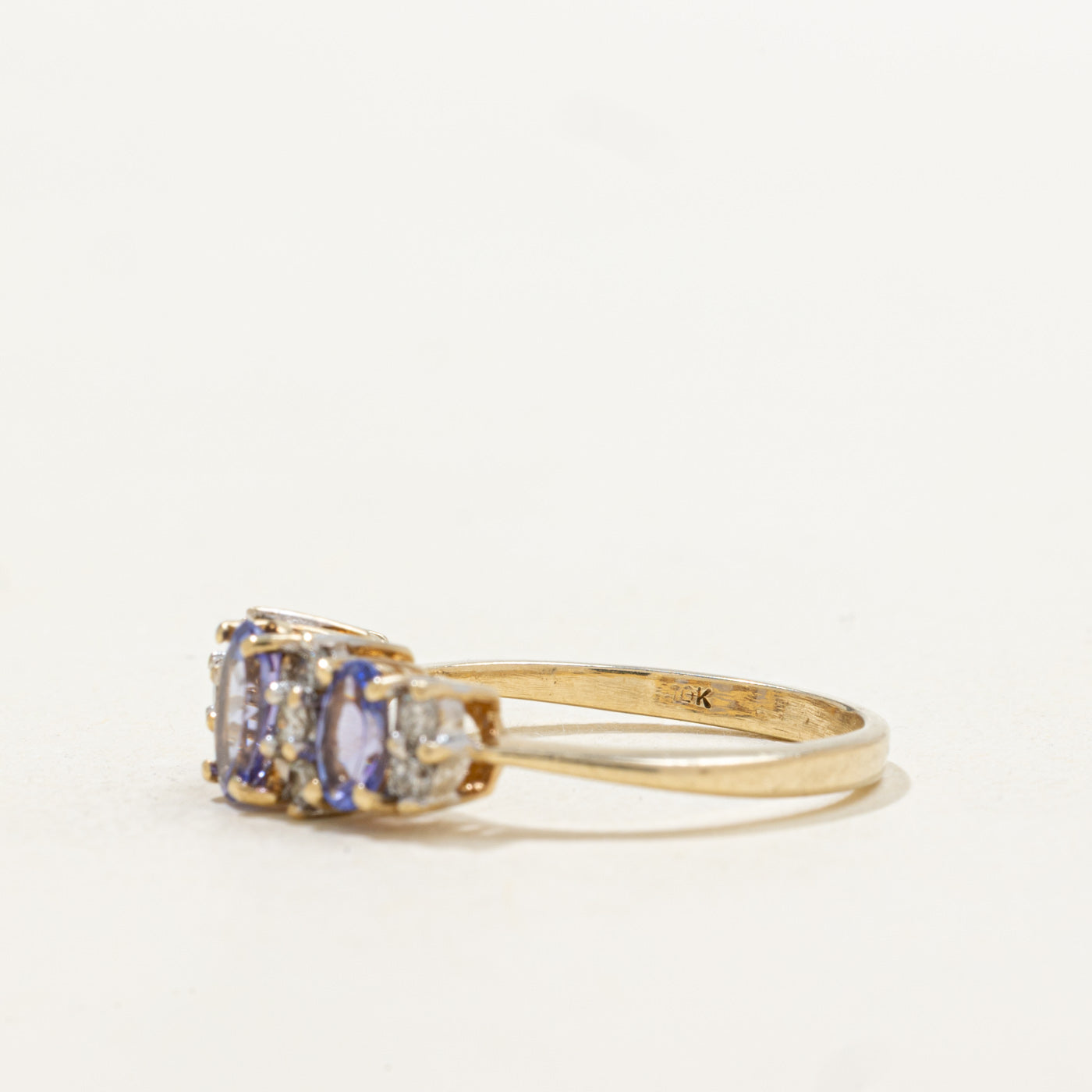 Bague trois pierres tanzanite et diamants | 0,75 ct, 0,18 ct | Taille 6,0 |