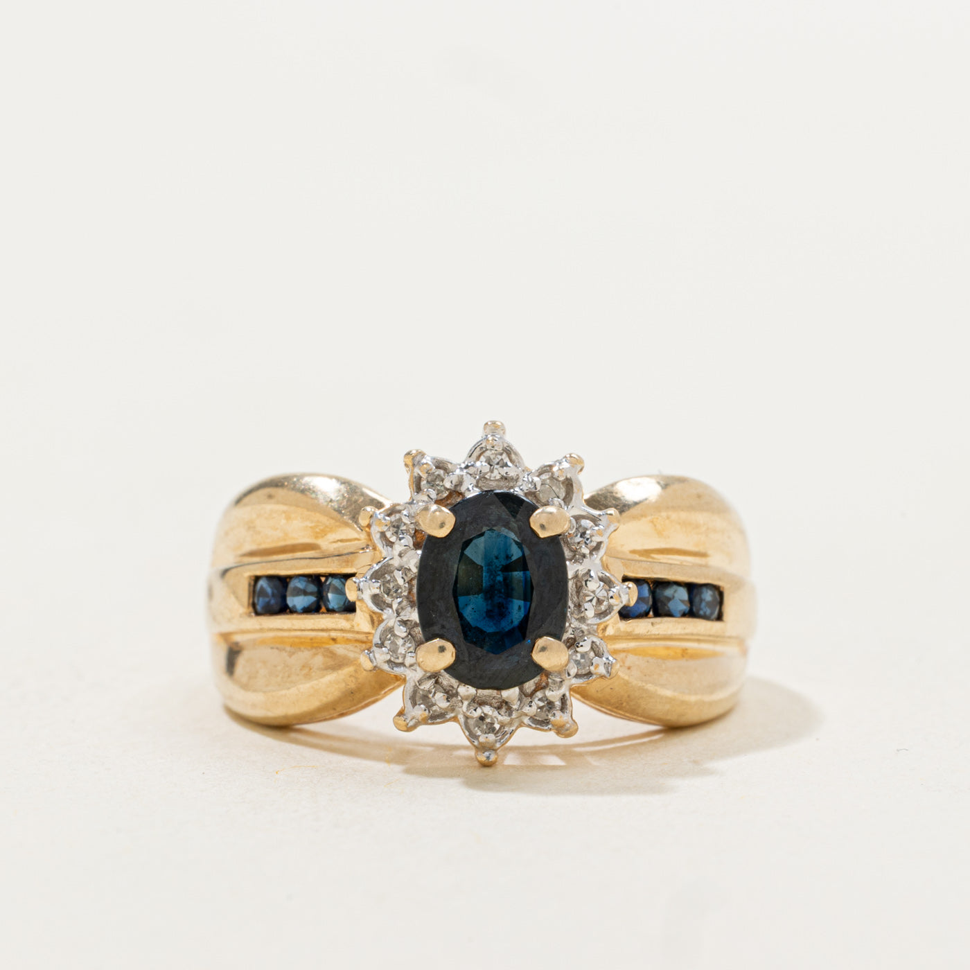 Sapphire & Diamond Petal Halo Cocktail Ring | 0.86ct, 0.02ctw | SZ 6.0 |