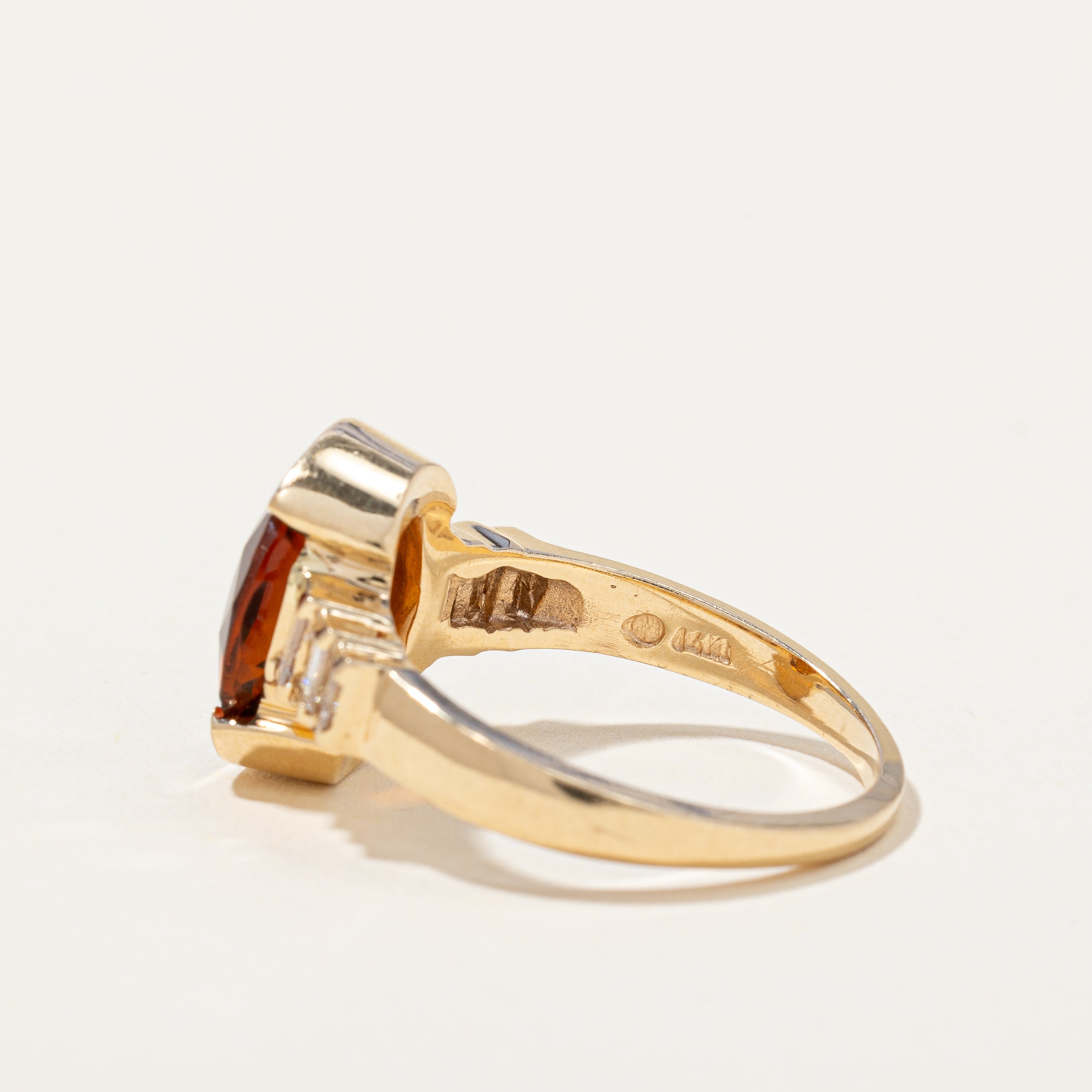 Bague cocktail en citrine et diamants | 2,60 ct, 0,40 ct au total | Taille 9,75 |