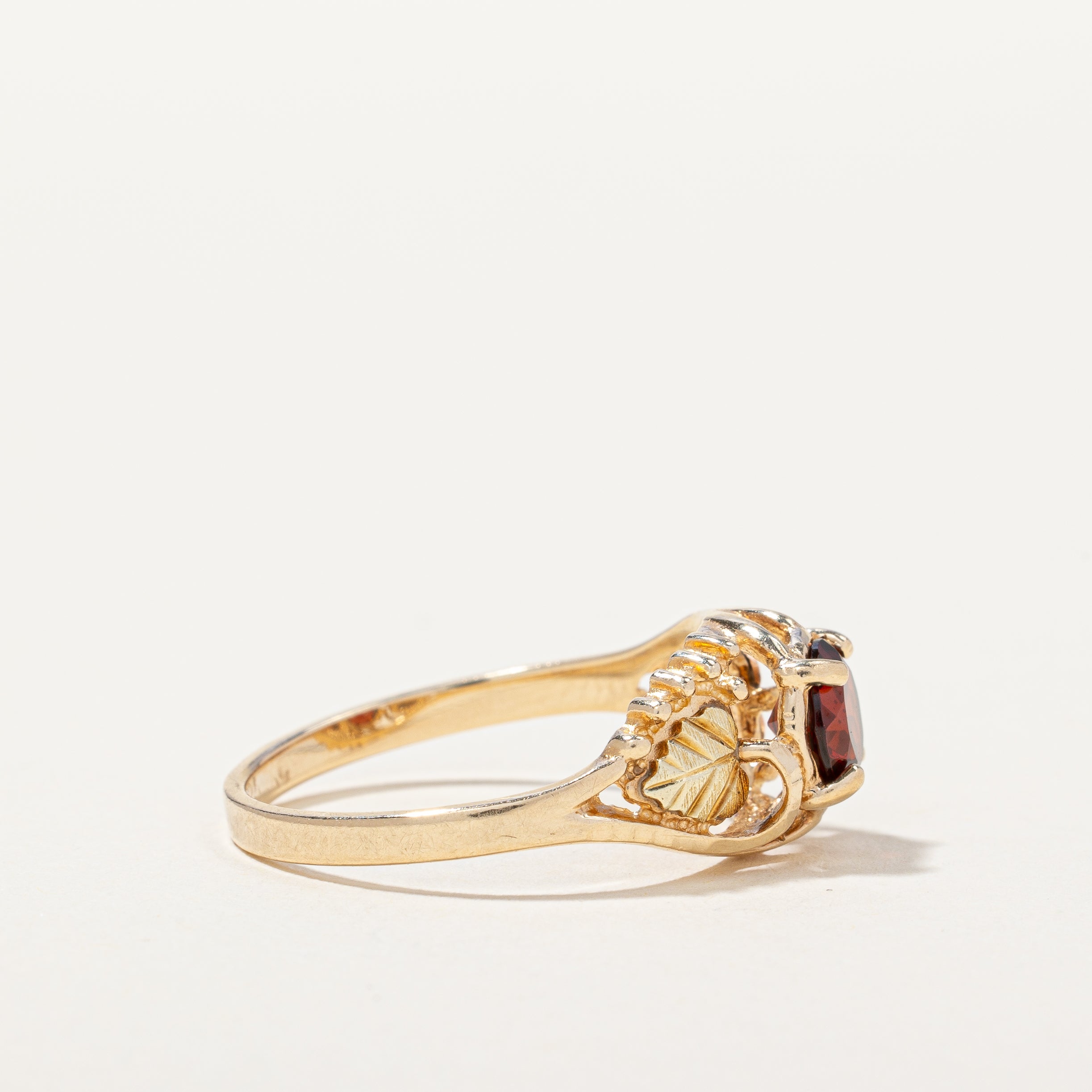 Garnet Leaf Design Ring | 0.75ct | SZ 9.5 |