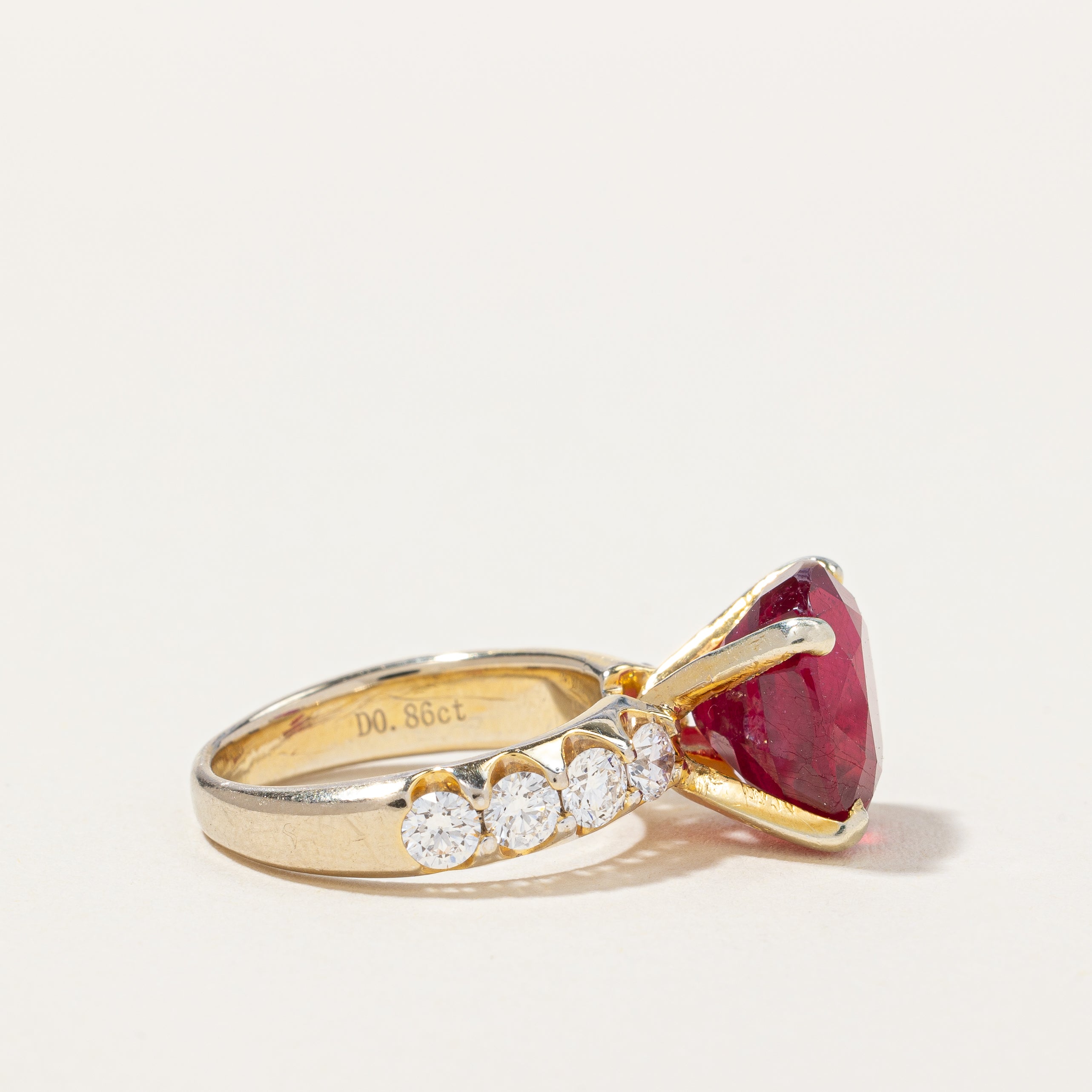 Bague cocktail rubis et diamants | 5,00 ct, 0,86 ct au total | Taille 4 |