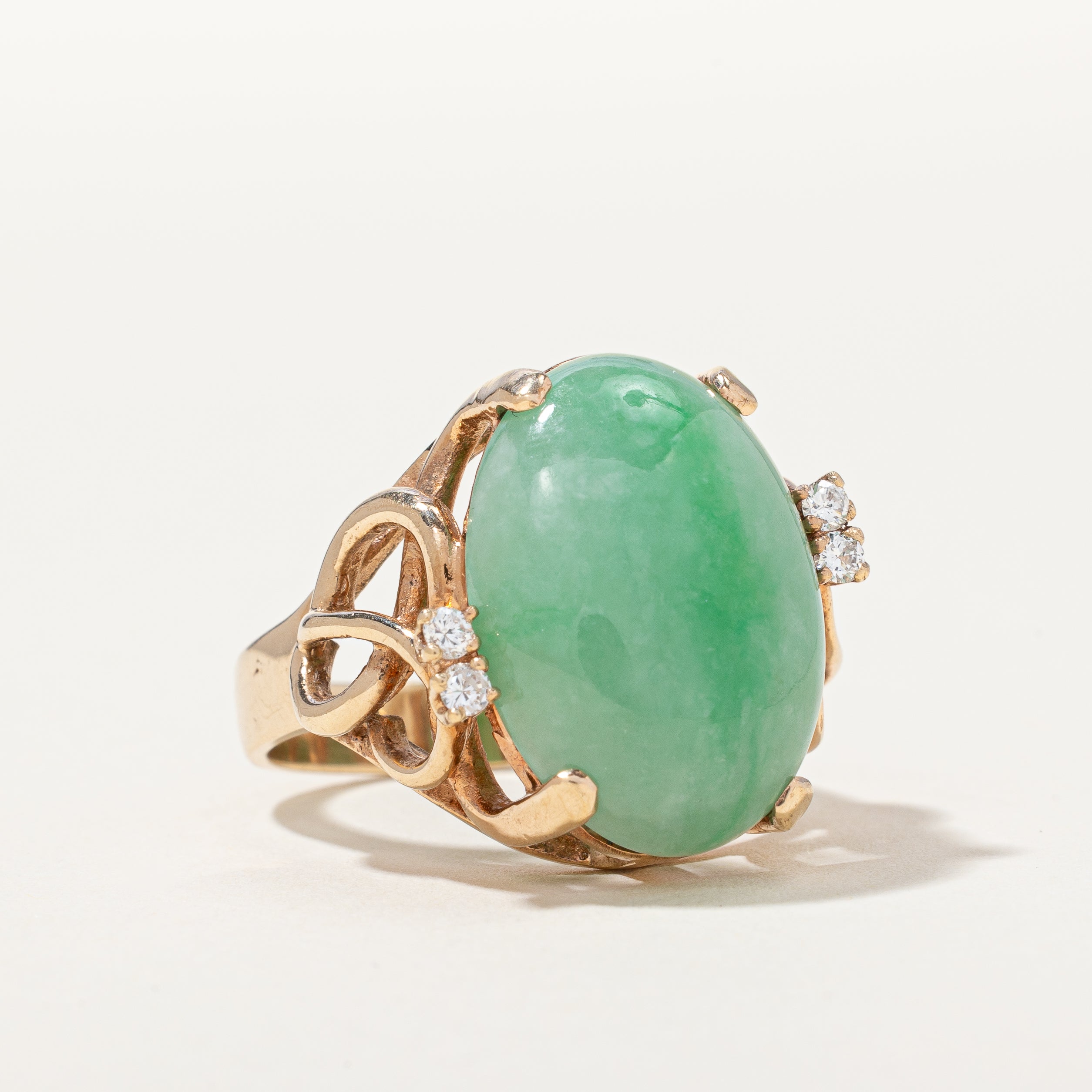 Jade & Diamond Cocktail Ring | 11.00ct, 0.08ctw | SZ 8 |