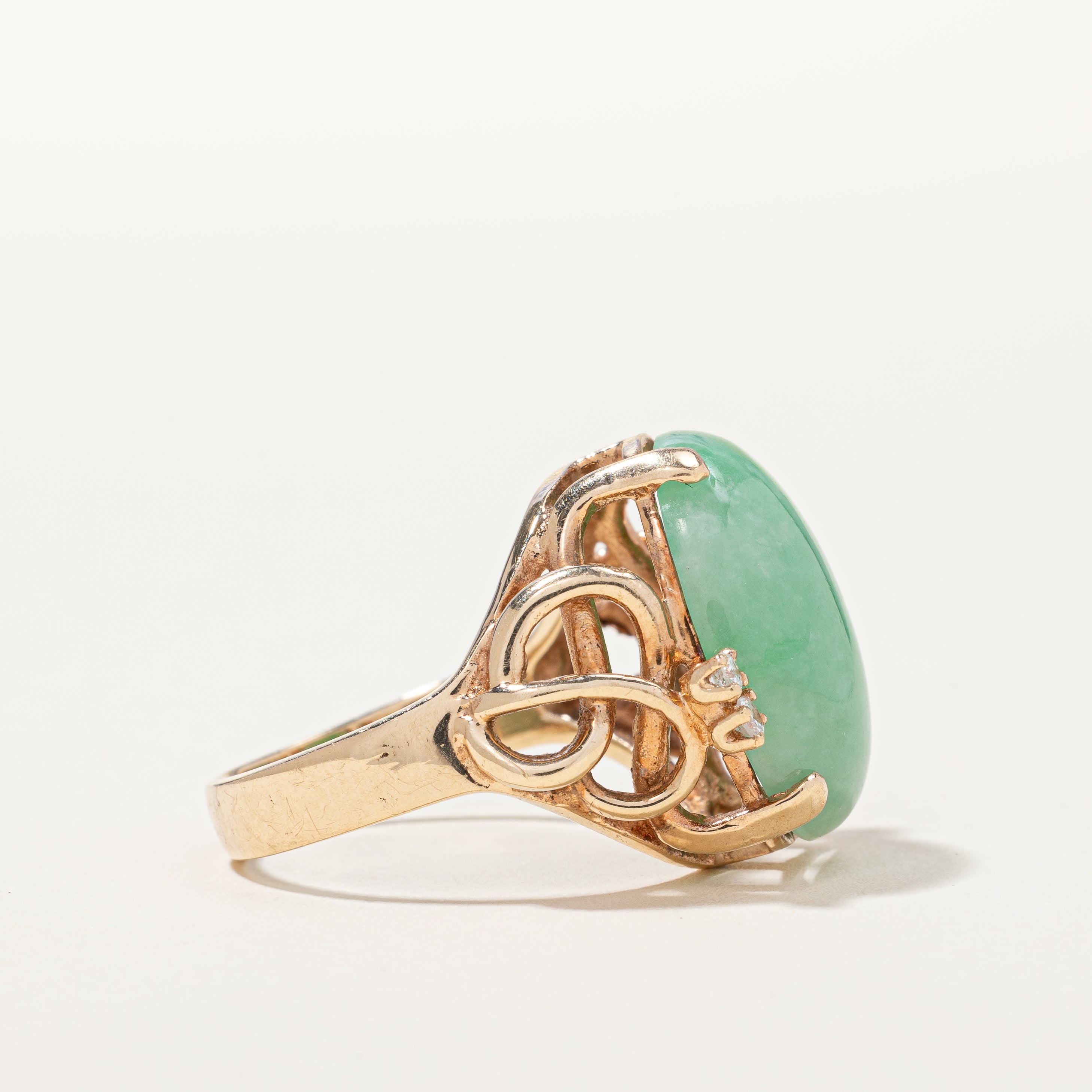 Jade & Diamond Cocktail Ring | 11.00ct, 0.08ctw | SZ 8 |
