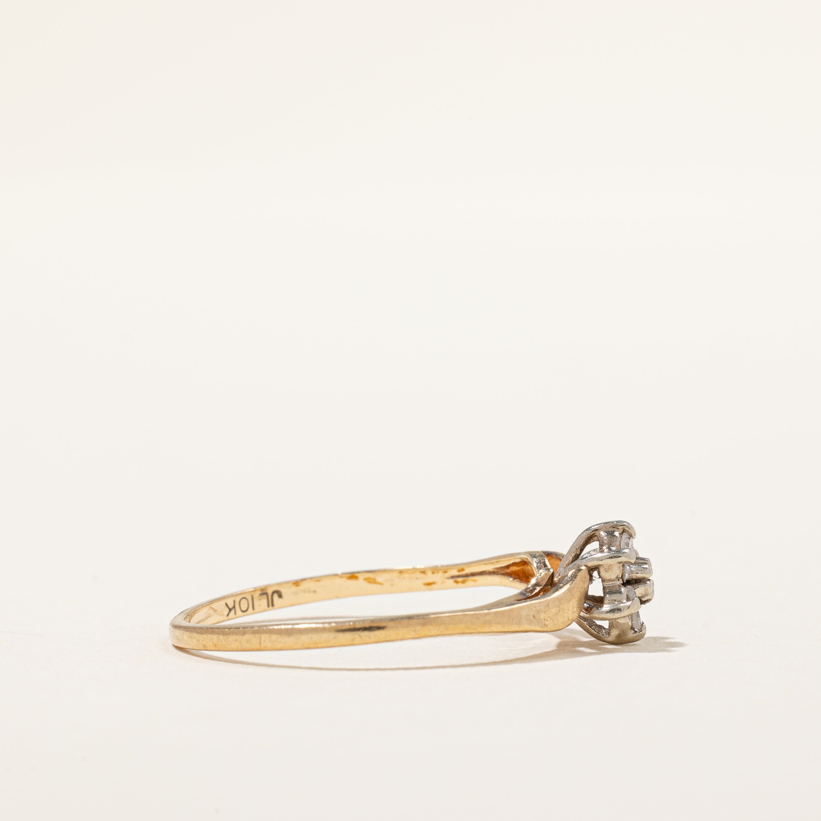 Petite Diamond Flower Ring | 0.07 ct, SZ 6.5 |