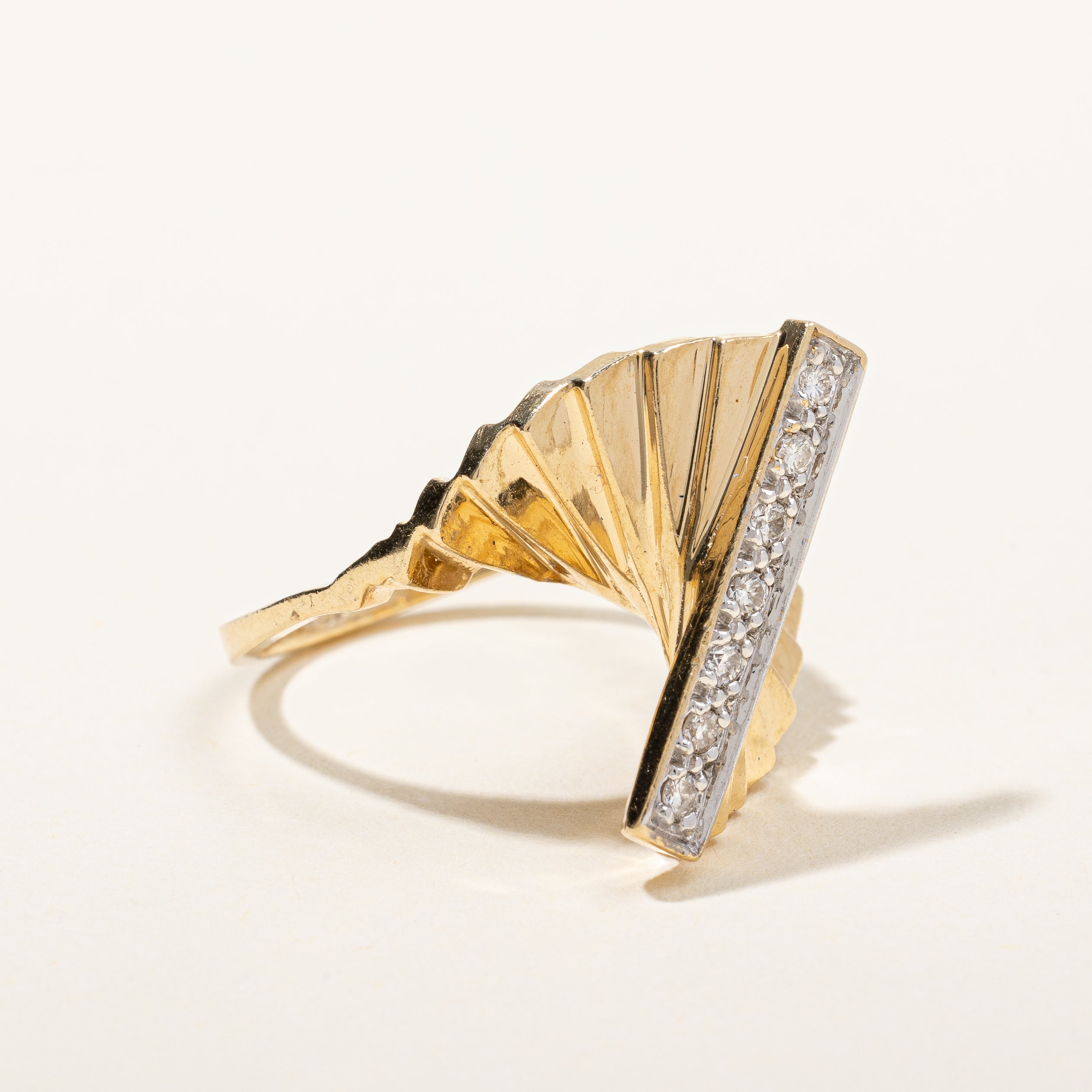 Diamond Column Twisted Fan Cocktail Ring | 0.25 ctw, SZ 5.5 |