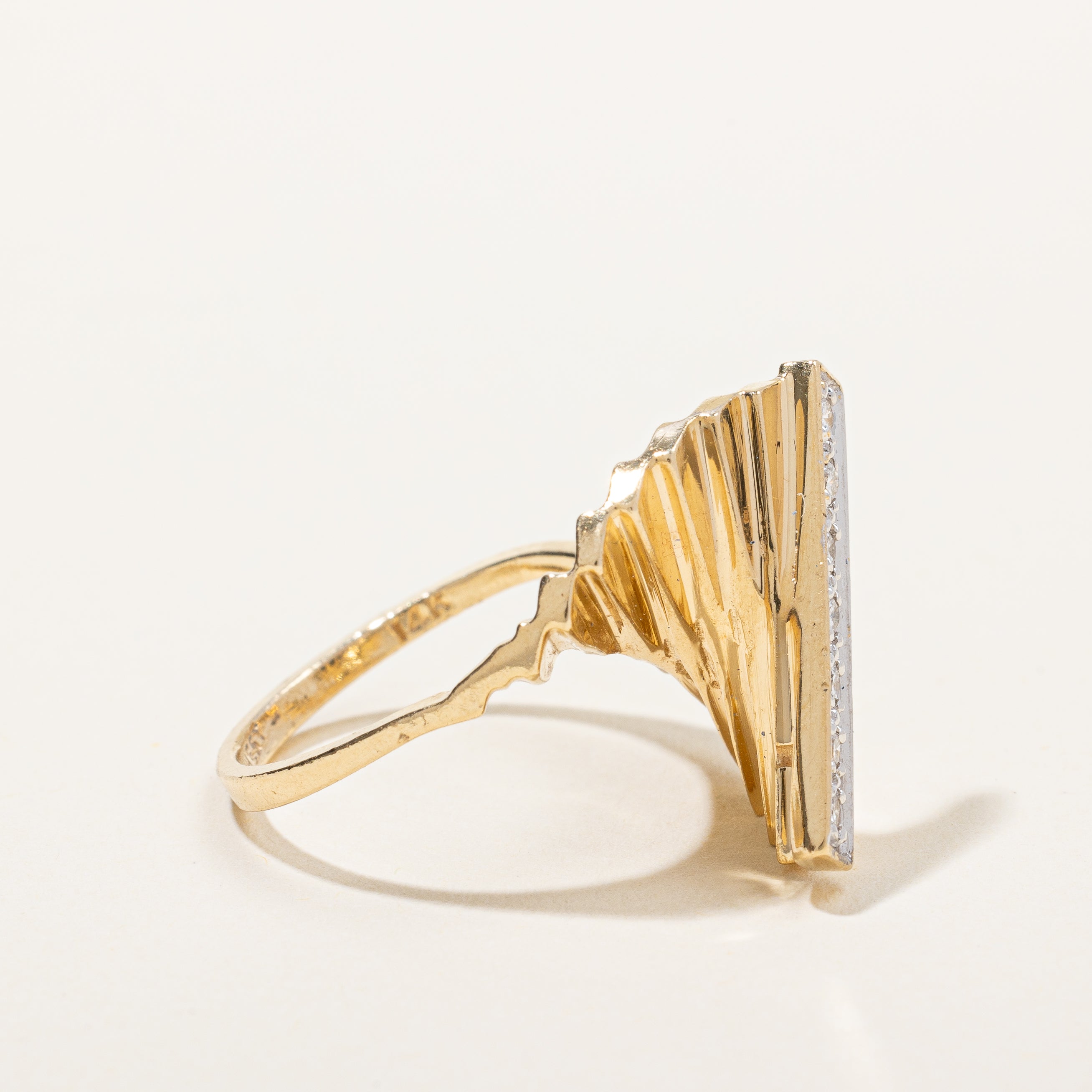 Diamond Column Twisted Fan Cocktail Ring | 0.25 ctw, SZ 5.5 |