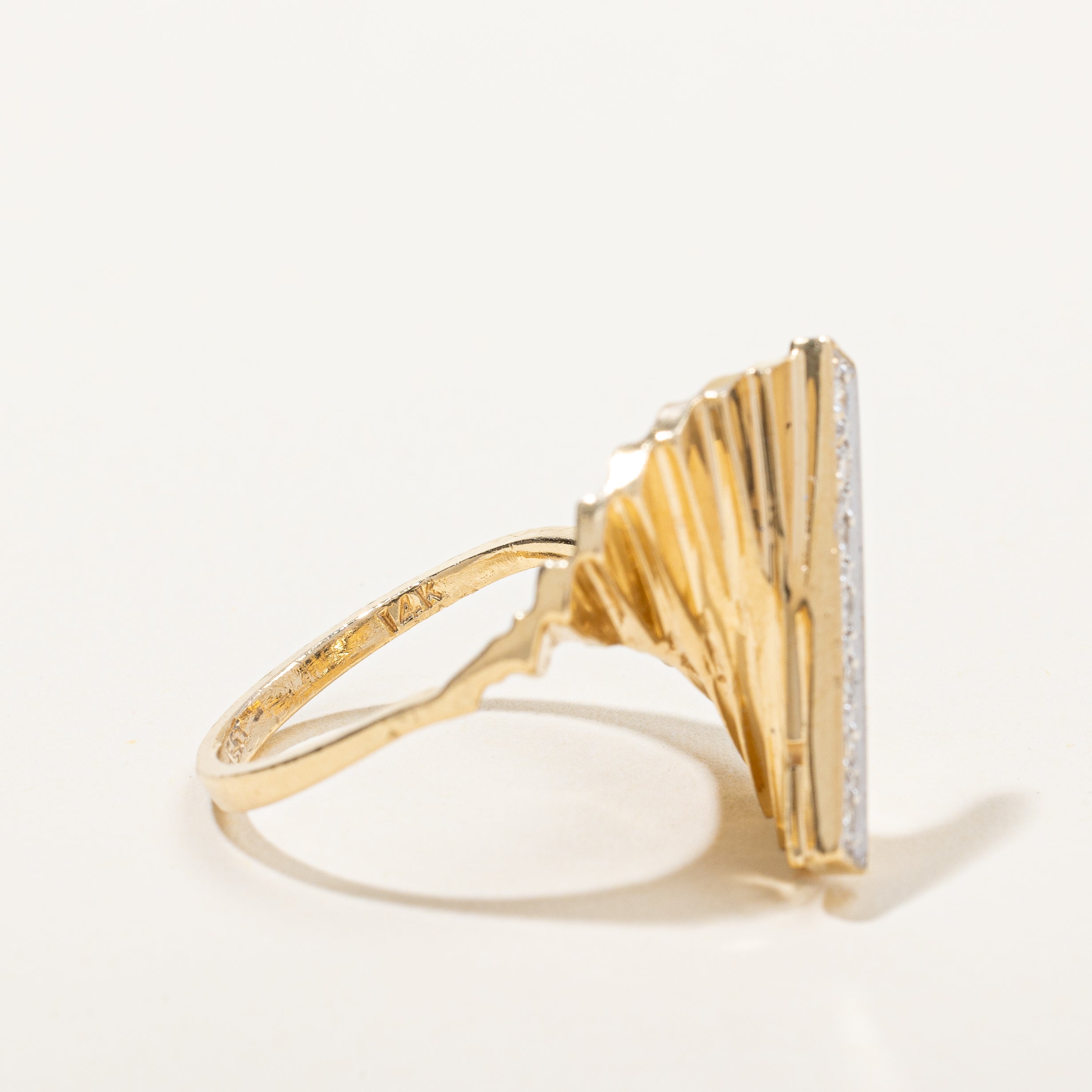 Diamond Column Twisted Fan Cocktail Ring | 0.25 ctw, SZ 5.5 |