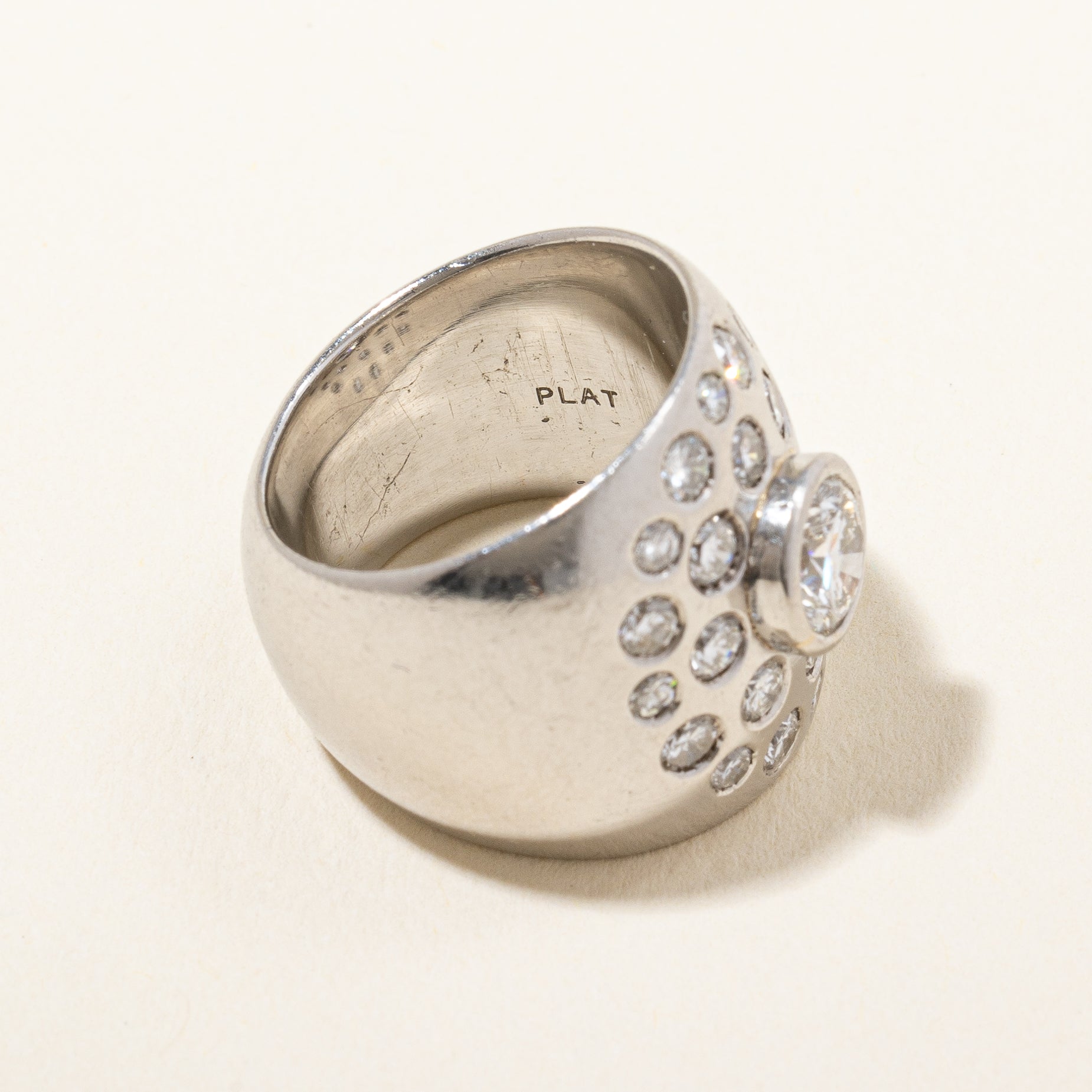 Bague cocktail épaisse en platine sertie de plusieurs diamants | 2,00 ct au total | Taille 5