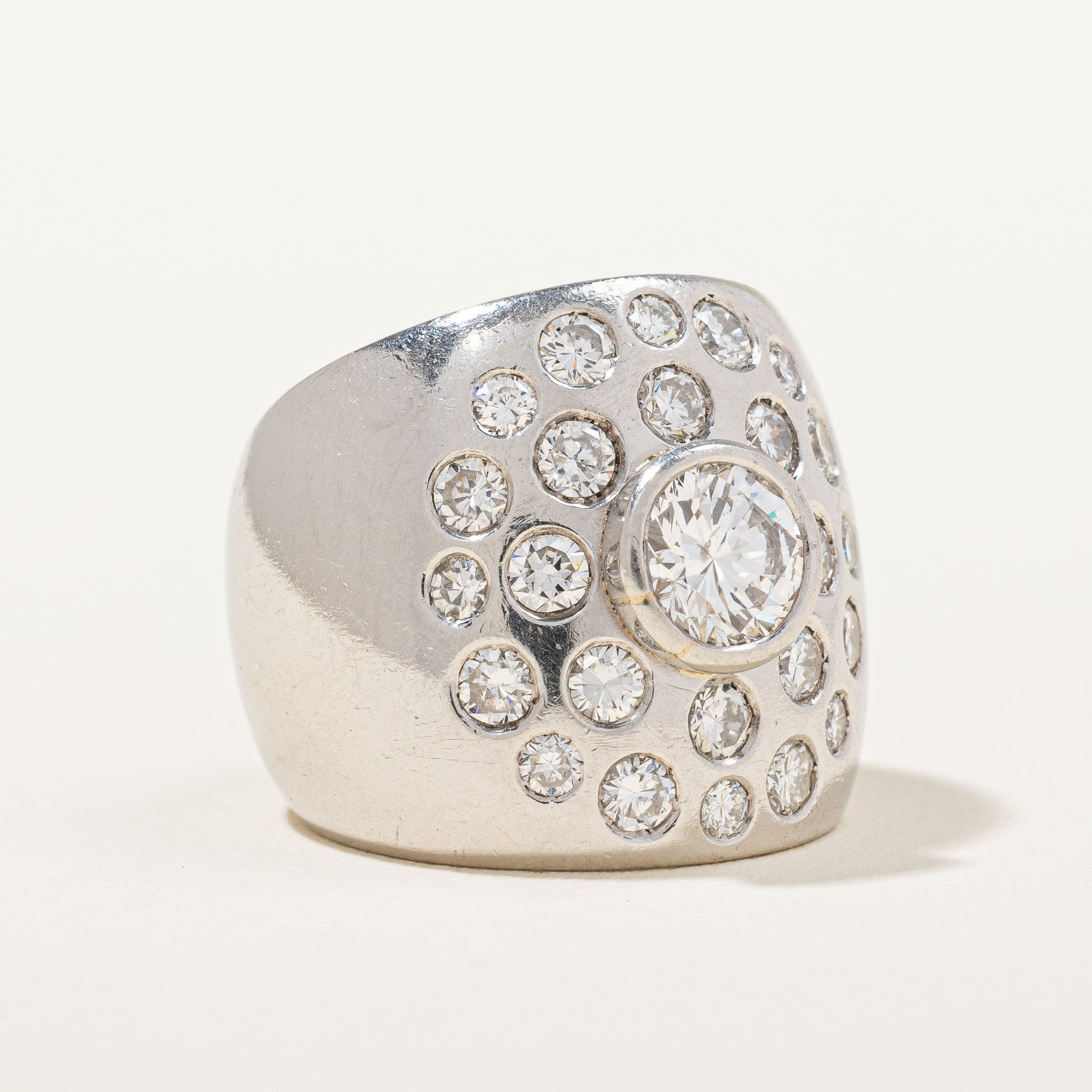 Bague cocktail épaisse en platine sertie de plusieurs diamants | 2,00 ct au total | Taille 5