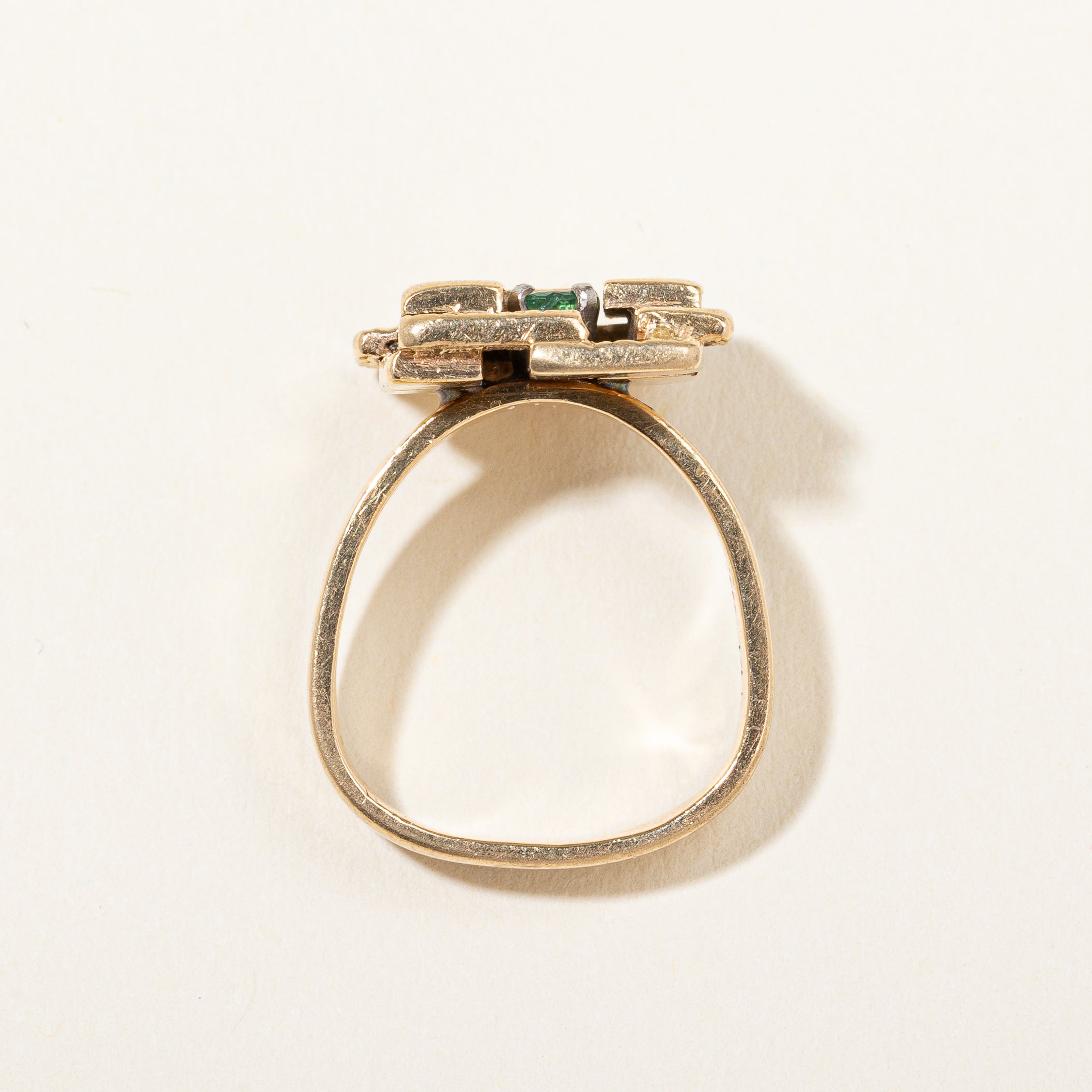 Vintage 1970s Emerald Cocktail Ring | 0.09 ct, SZ 5.5 |