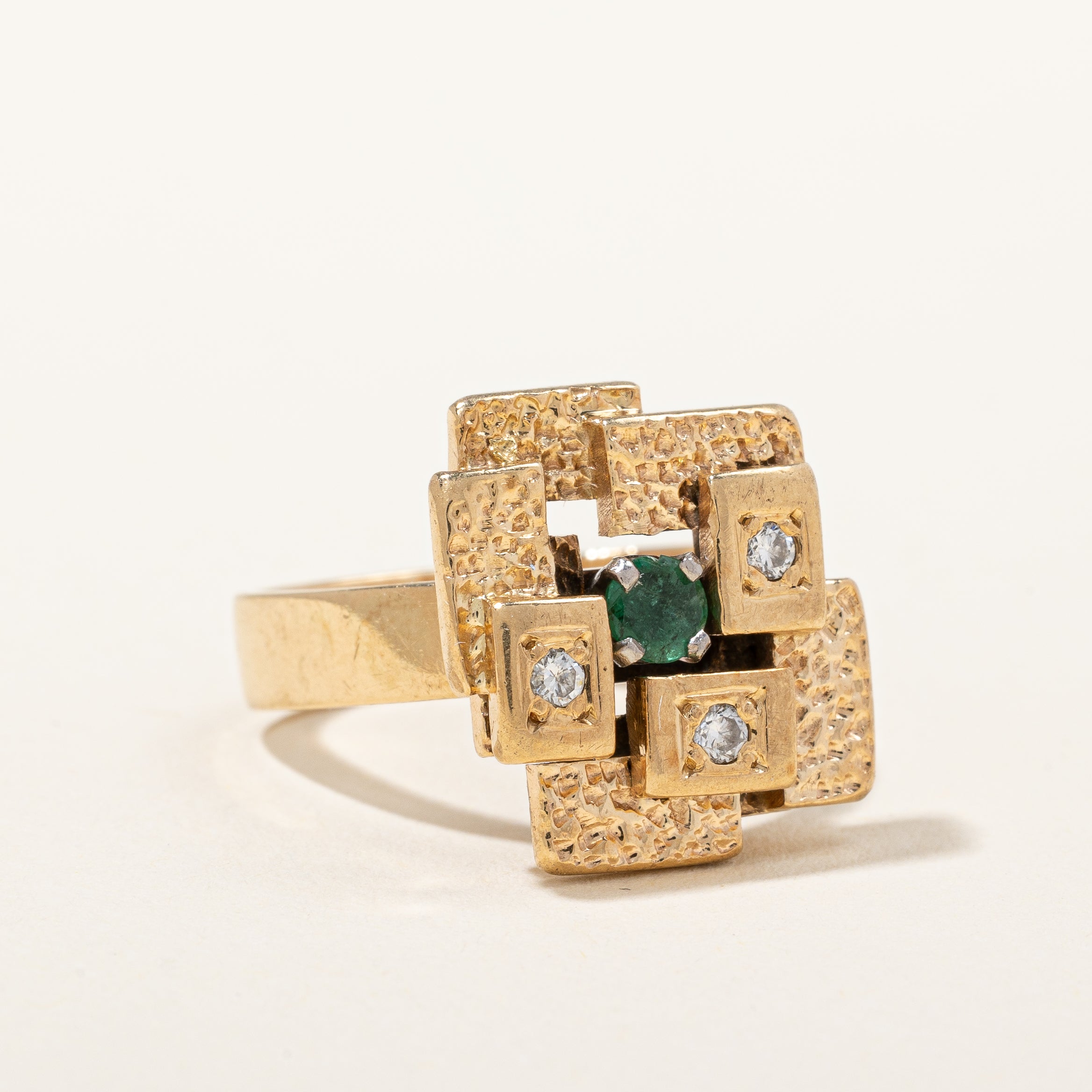 Vintage 1970s Emerald Cocktail Ring | 0.09 ct, SZ 5.5 |