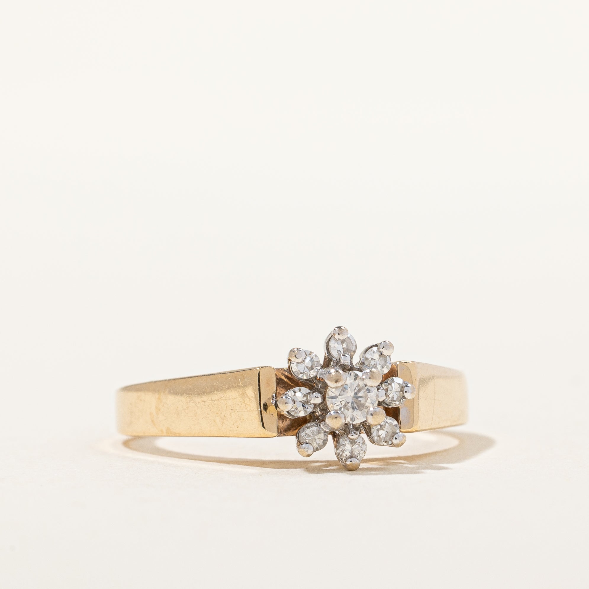 14K Floral Cluster Diamond Ring | 0.13ctw | SZ 6.25 |