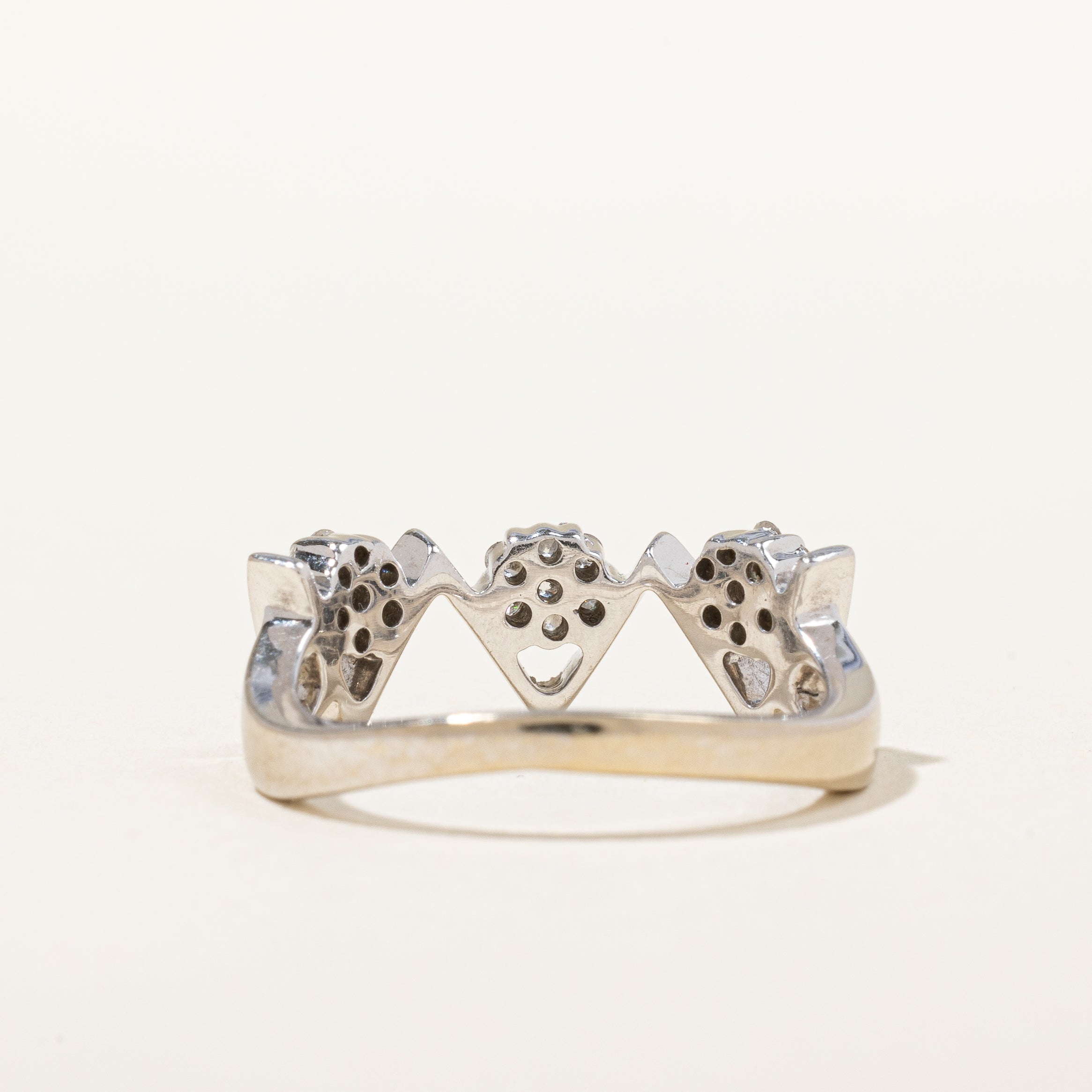 Floral Diamond Chevron Band | 0.21 ctw, SZ 6.5 |