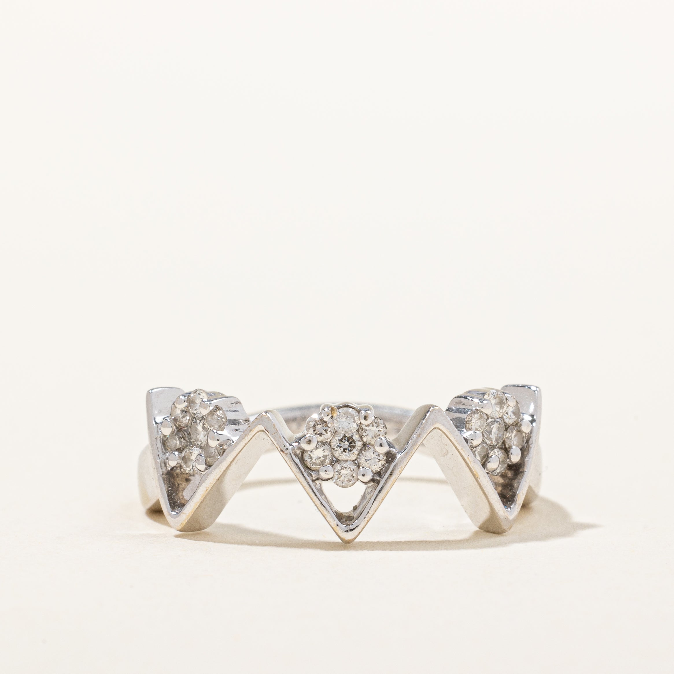 Floral Diamond Chevron Band | 0.21 ctw, SZ 6.5 |