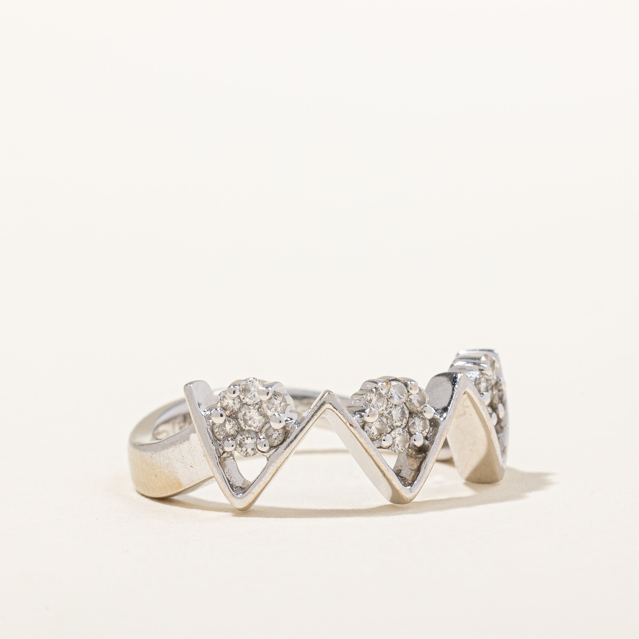 Floral Diamond Chevron Band | 0.21 ctw, SZ 6.5 |