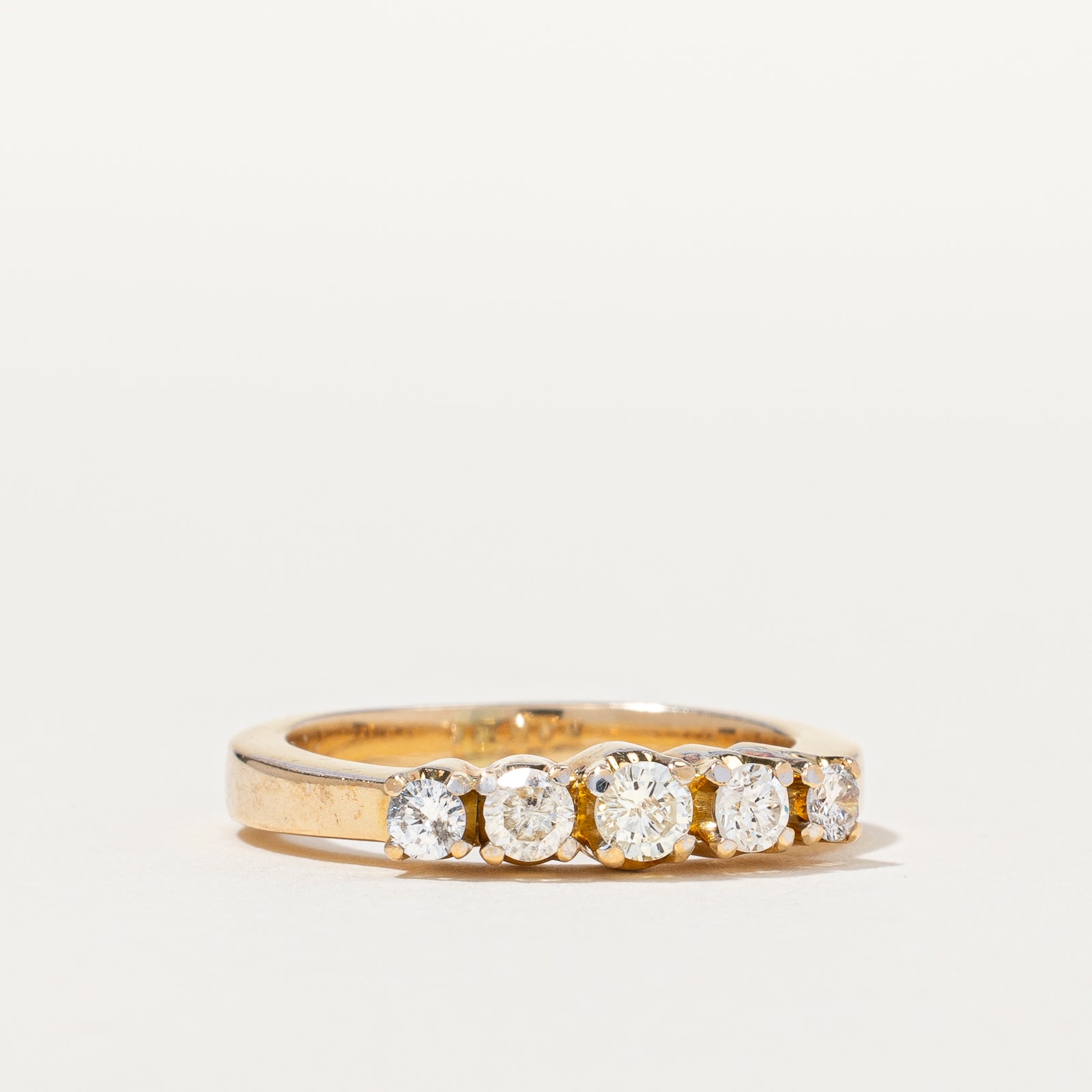 Bague cinq diamants | 0,40 ct au total, taille 5,75 |