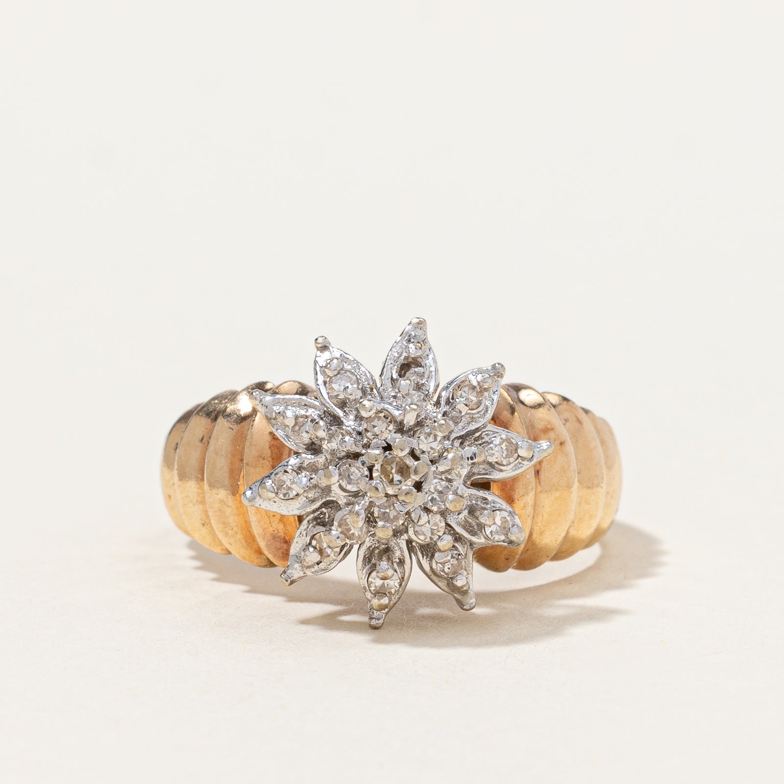 Vintage Floral Design Diamond Cluster Ring | 0.20 ctw |SZ 6 |