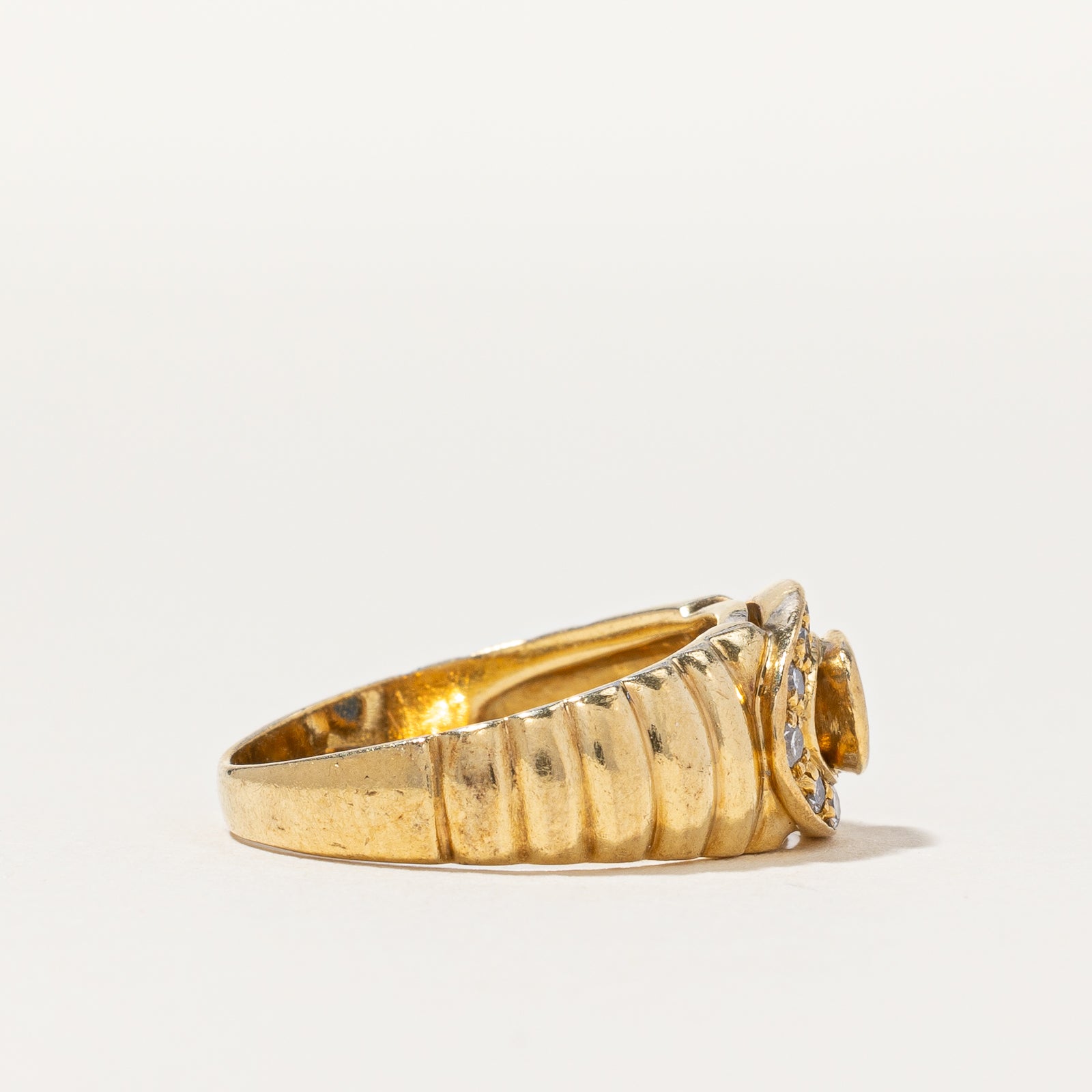 Bague saphir et diamants sertis clos texturés | 0,28 ct, taille 5,75 |