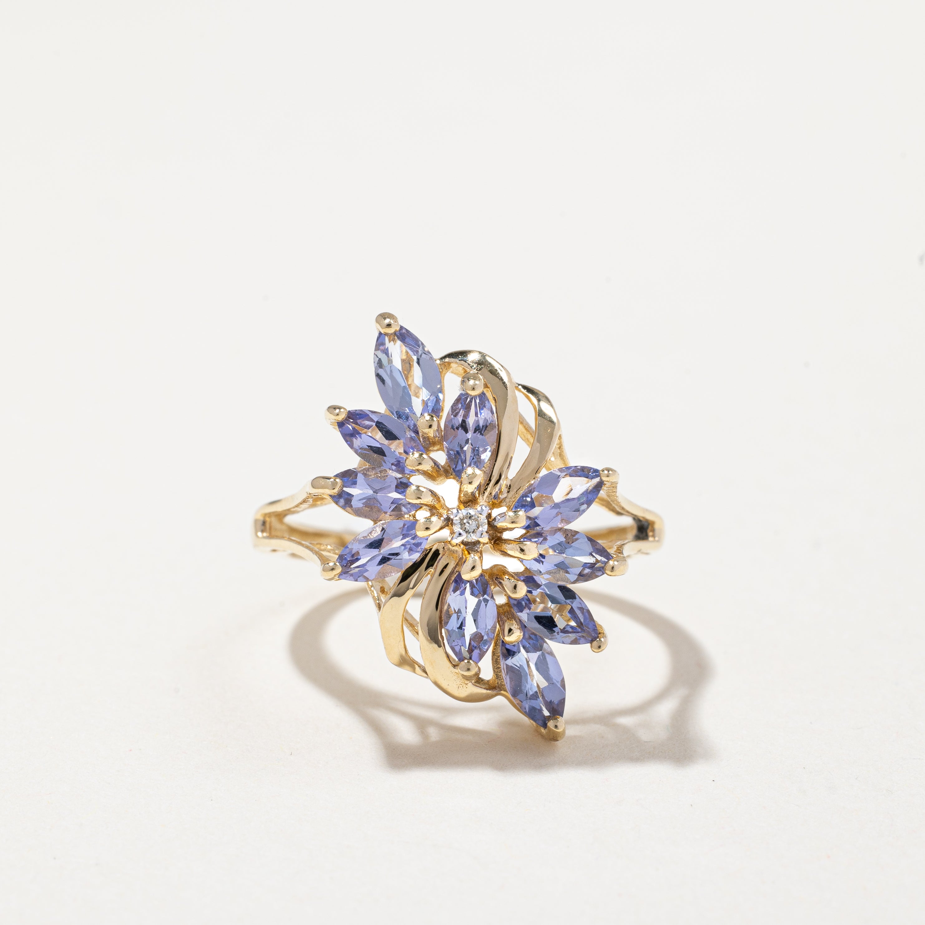 Bague en or jaune 14 carats, tanzanite et diamants | 1,20 ct au total, 0,01 ct au total | Taille 6,5