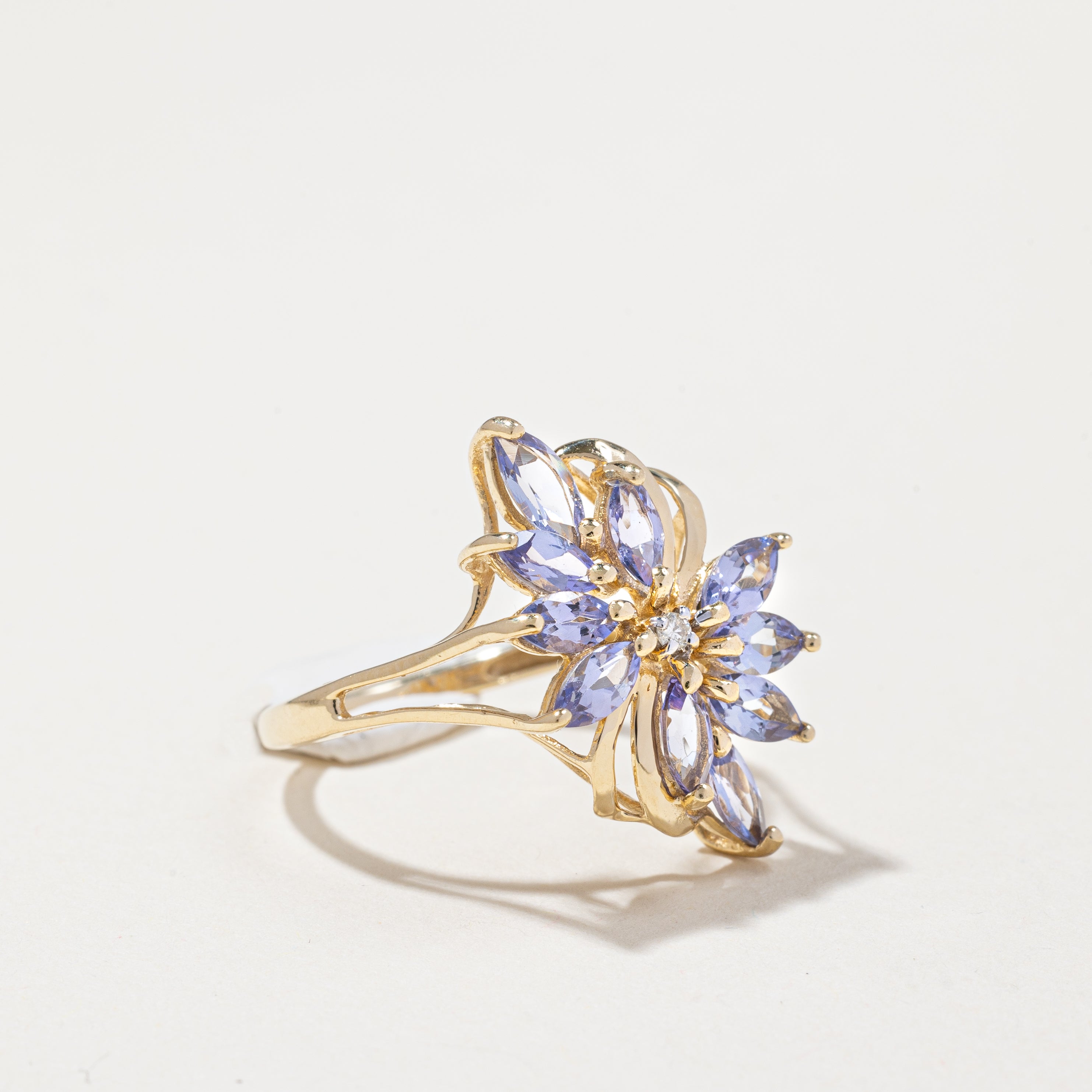 Bague en or jaune 14 carats, tanzanite et diamants | 1,20 ct au total, 0,01 ct au total | Taille 6,5