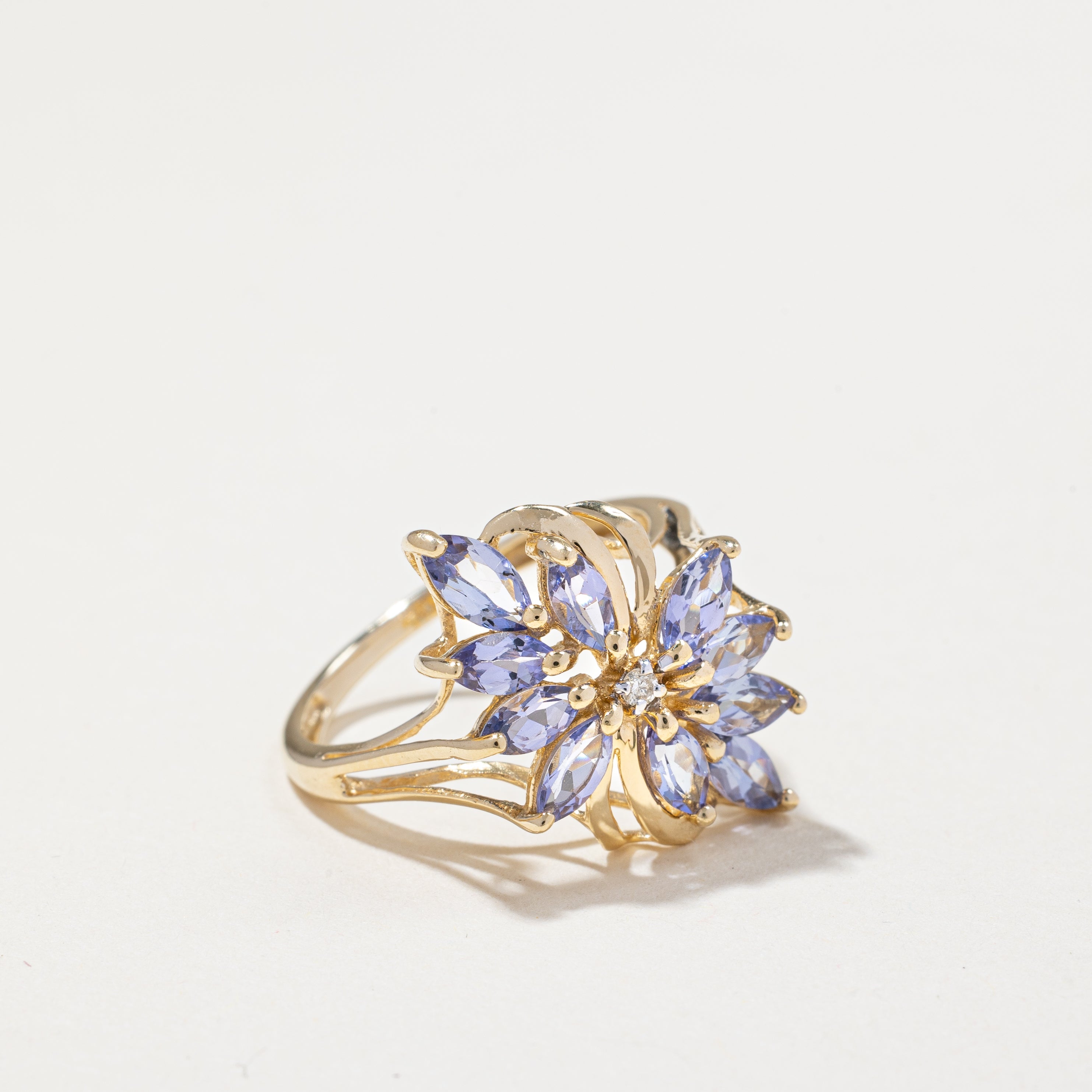 Bague en or jaune 14 carats, tanzanite et diamants | 1,20 ct au total, 0,01 ct au total | Taille 6,5