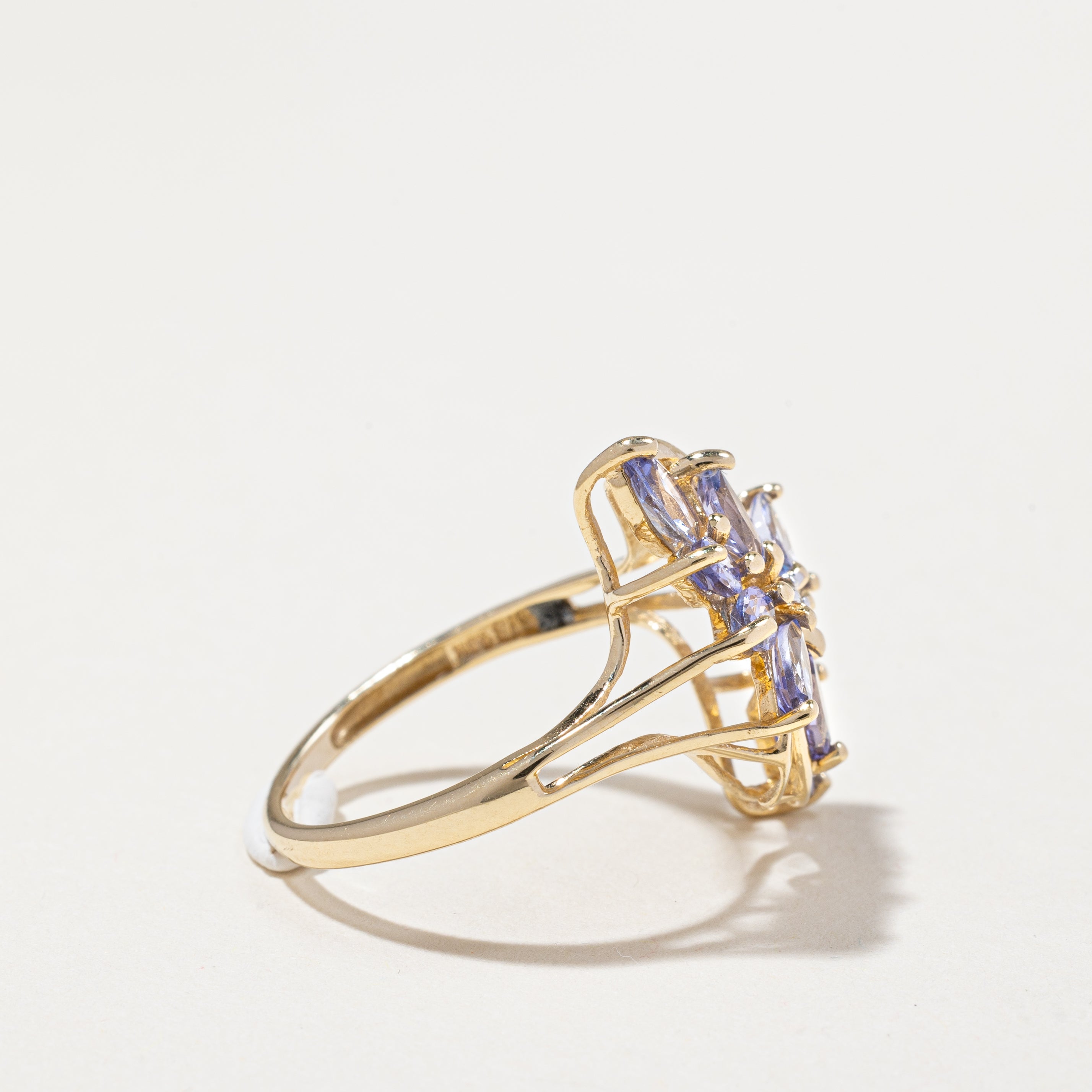 Bague en or jaune 14 carats, tanzanite et diamants | 1,20 ct au total, 0,01 ct au total | Taille 6,5