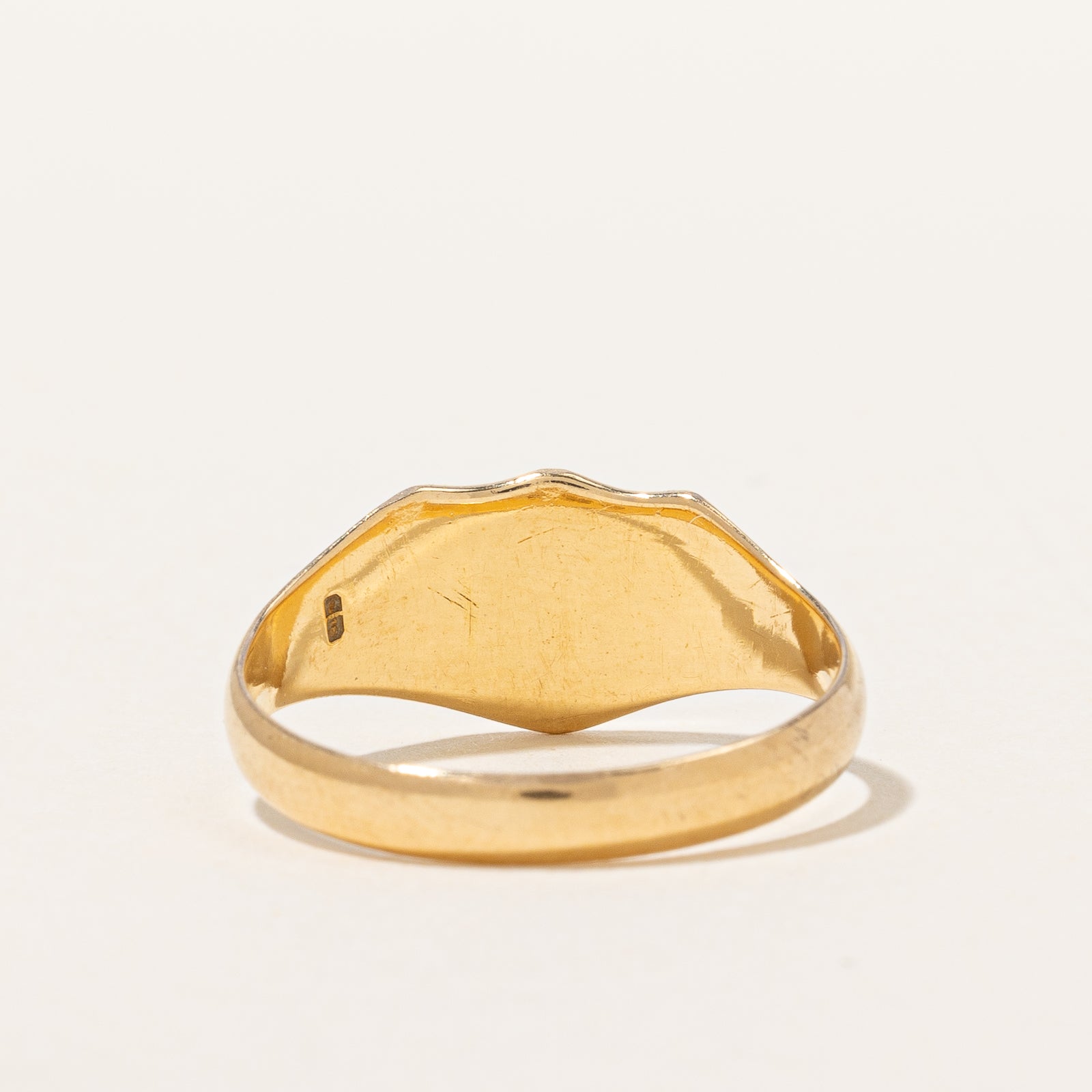 Bague initiale en or jaune 18 carats poinçonnée 1918 | Taille 9 |